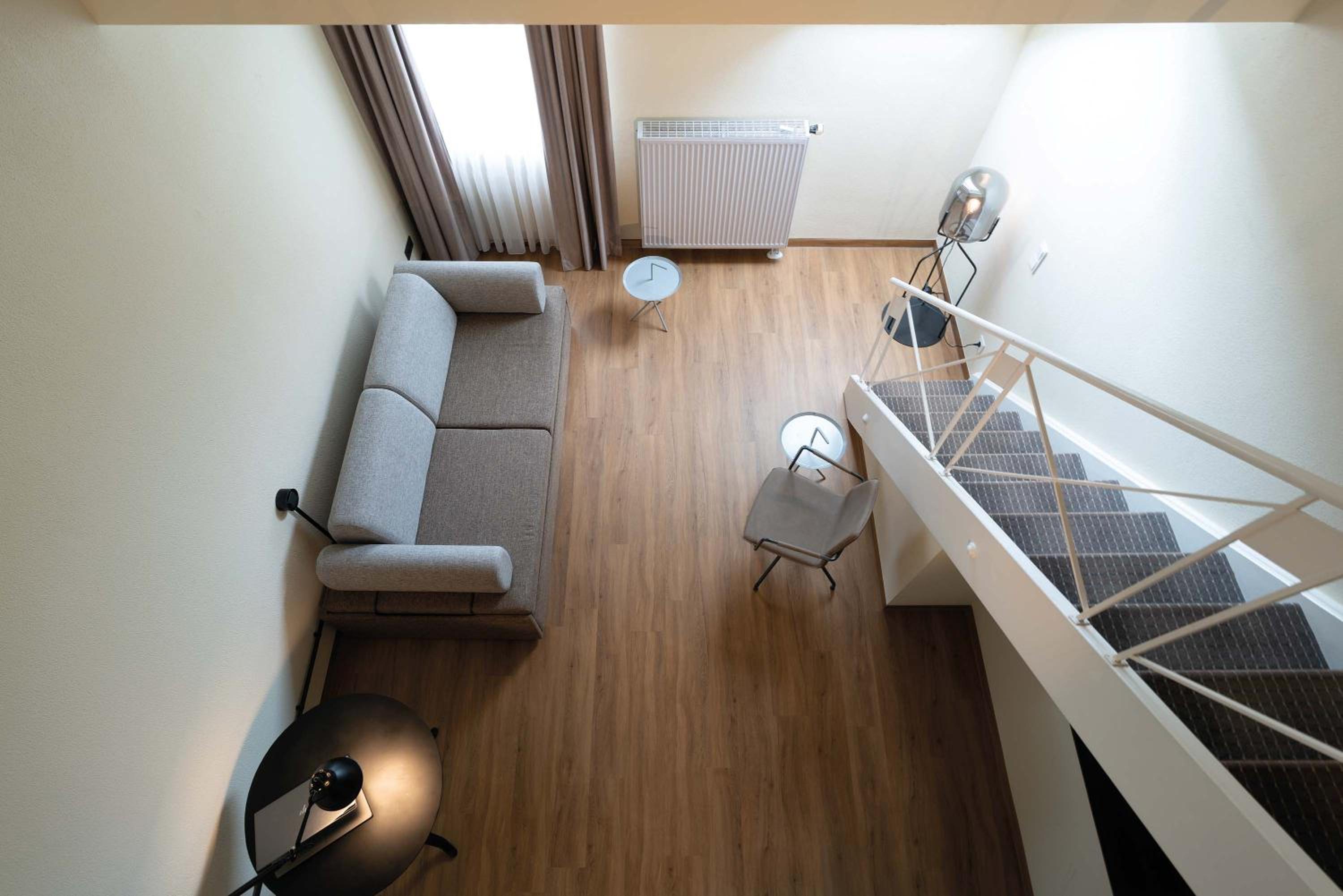 Apartment - Split Level - Photo 5