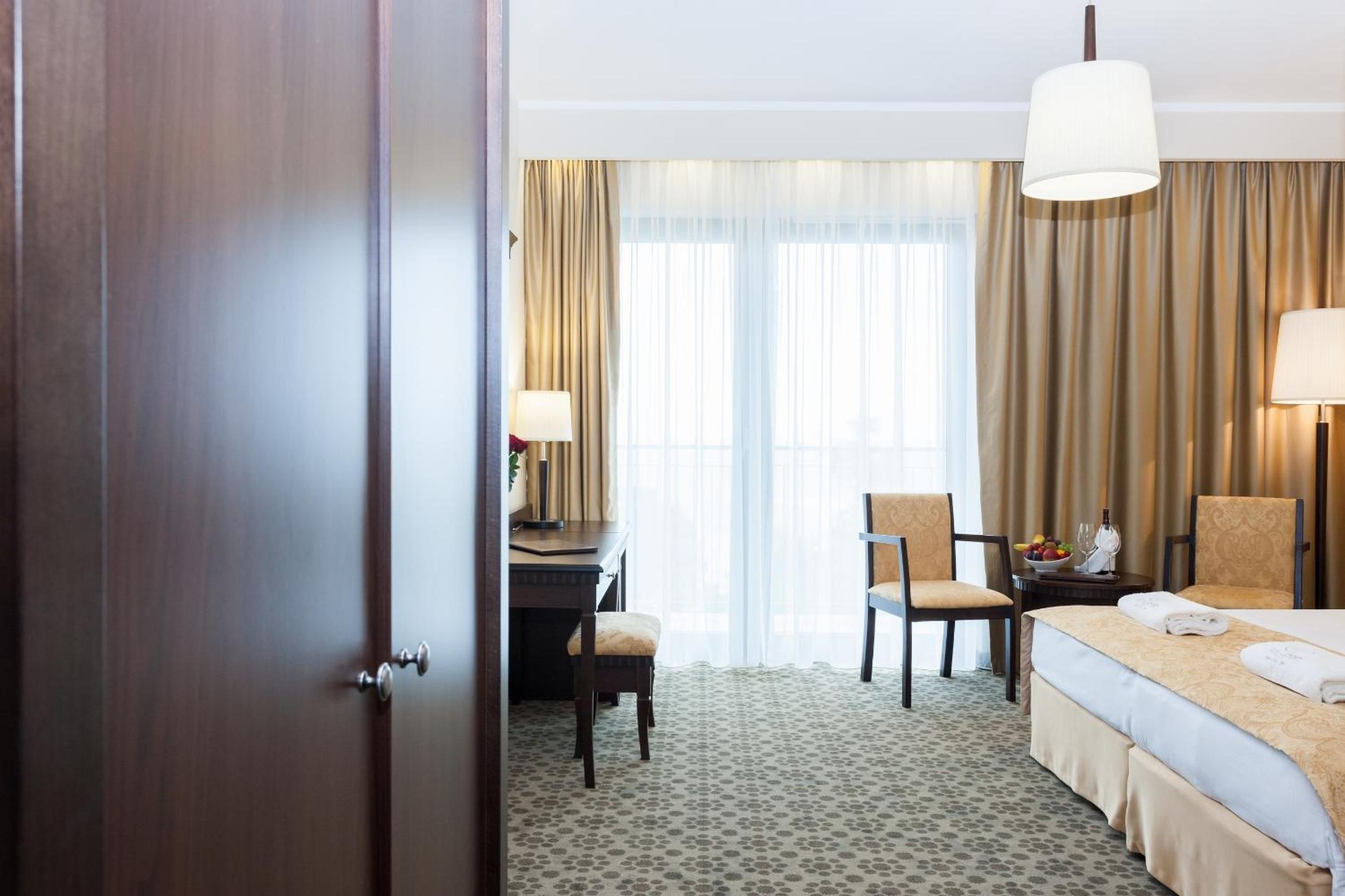 Superior Double or Twin Room with Sea View - Photo 2