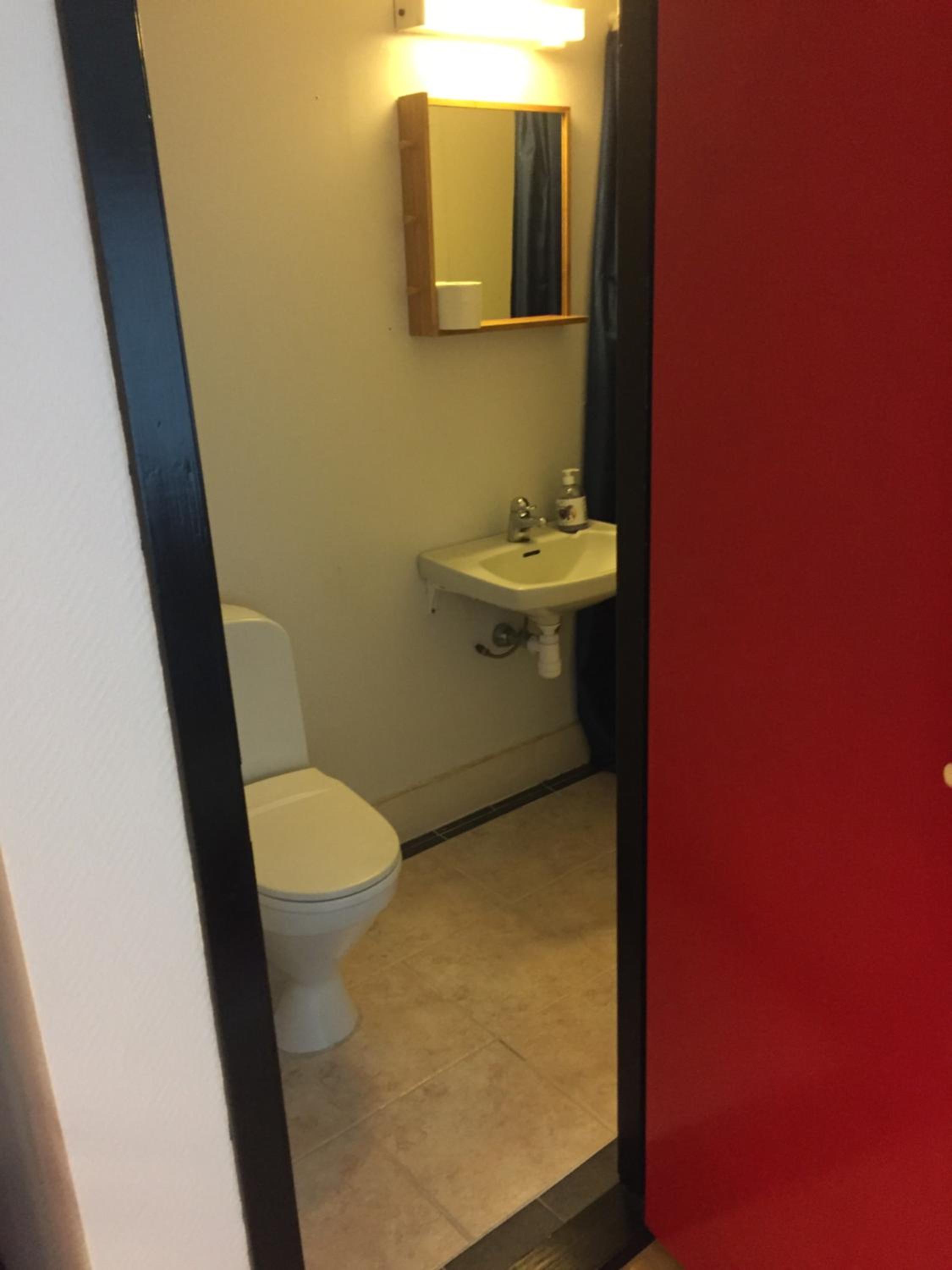 Double or Twin Room - Photo 5