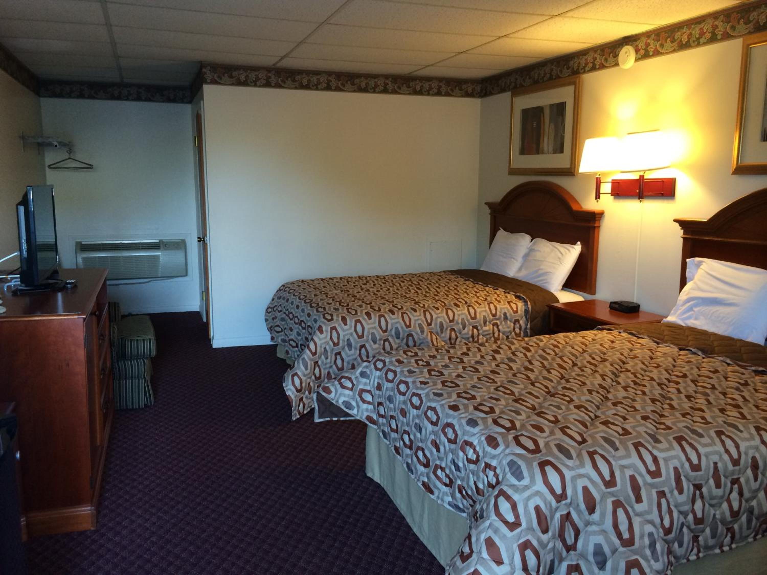Non-Smoking Double Queen Room - Photo 1