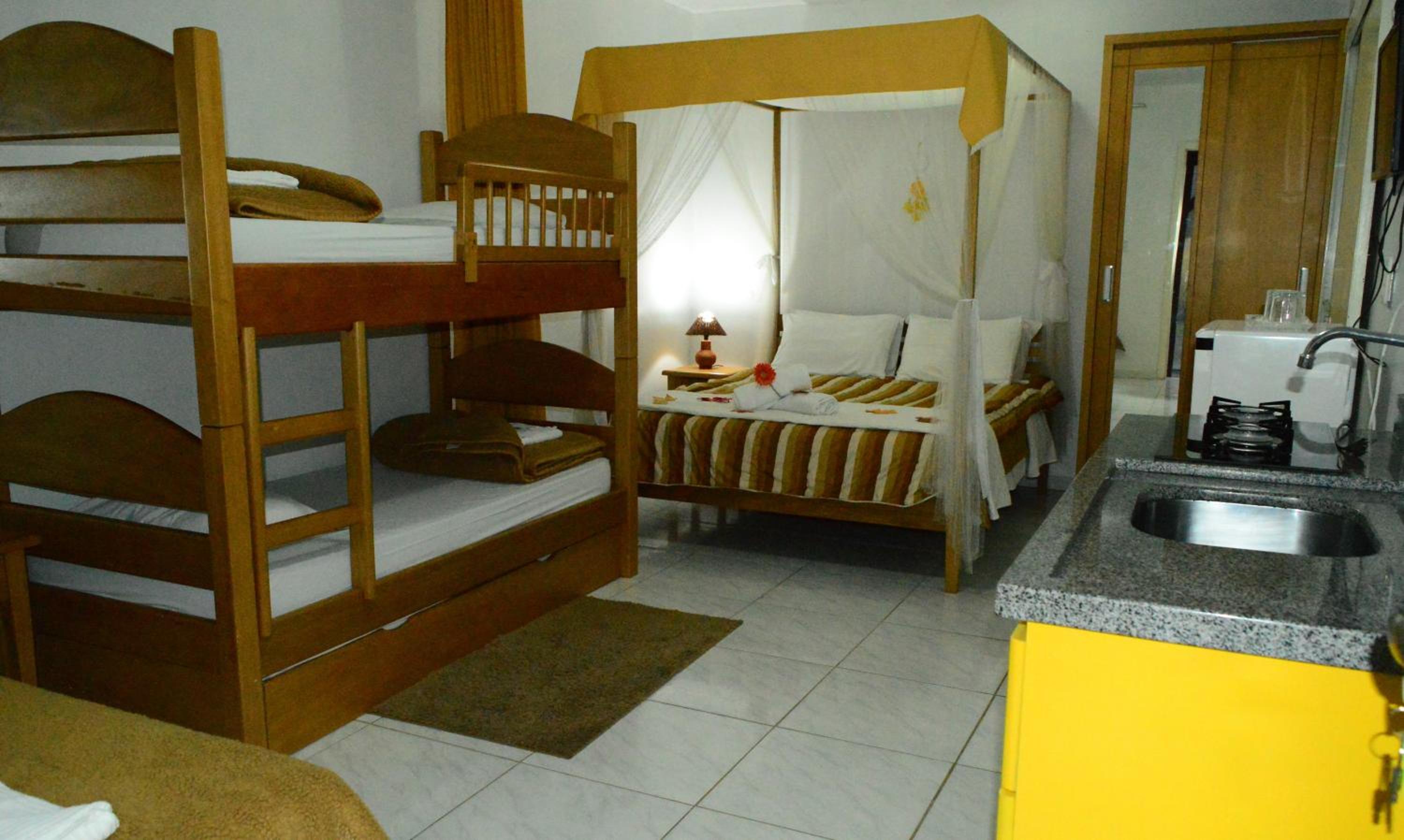 Family Room with Bathroom photo 2