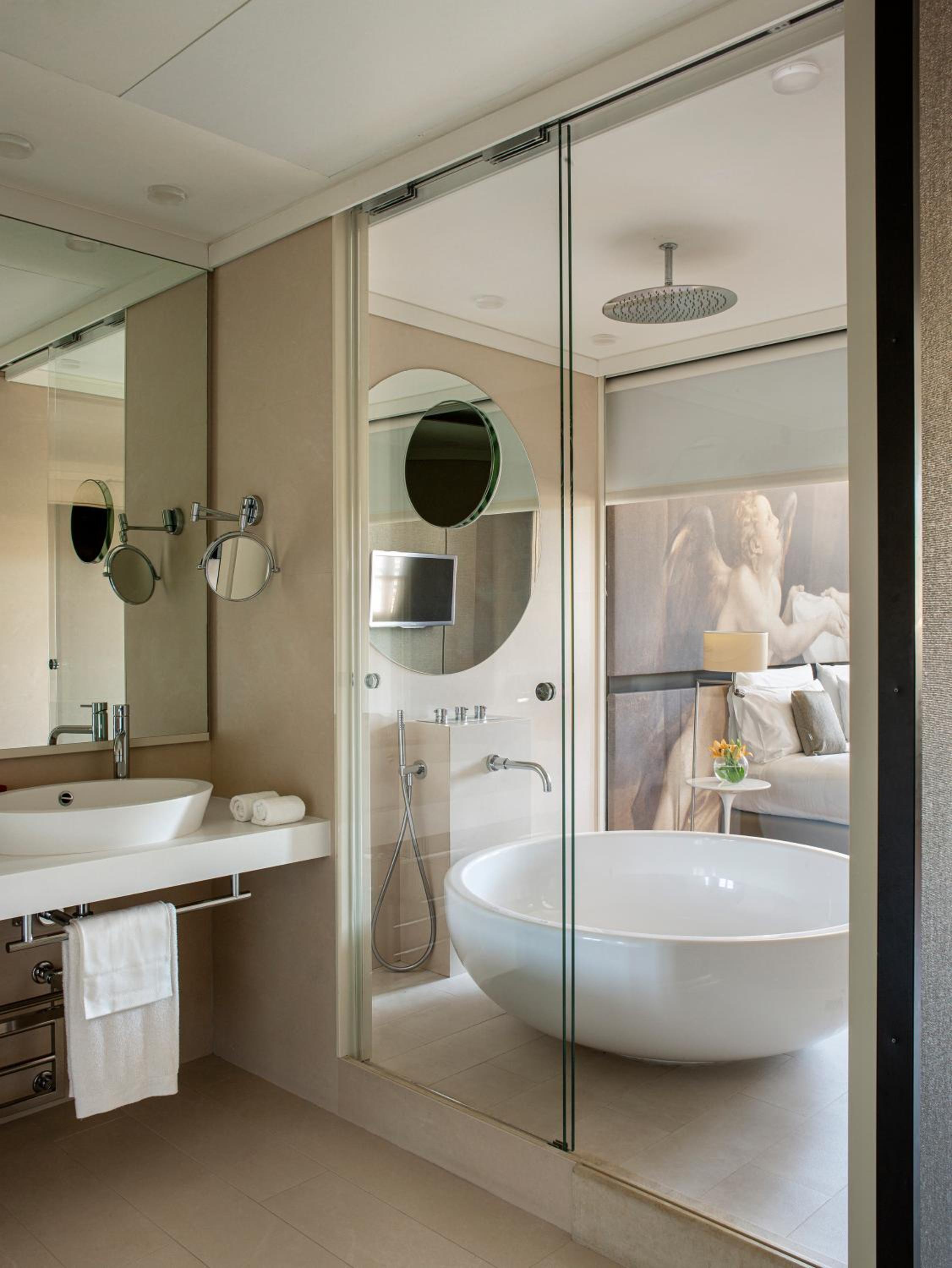 Vatican Suite with Spa Access photo 2