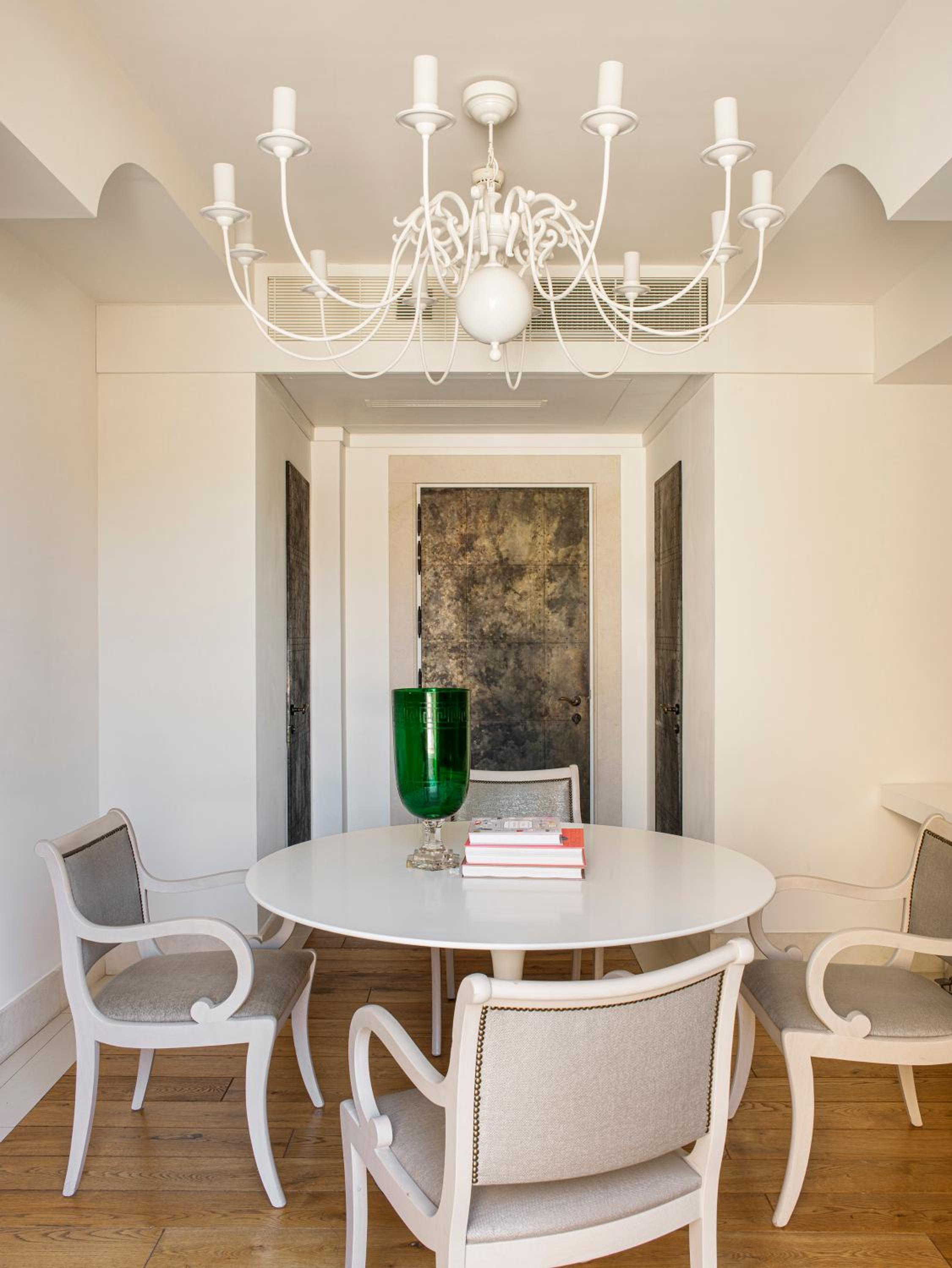 Emperor Nero Suite with Spa Access photo 3
