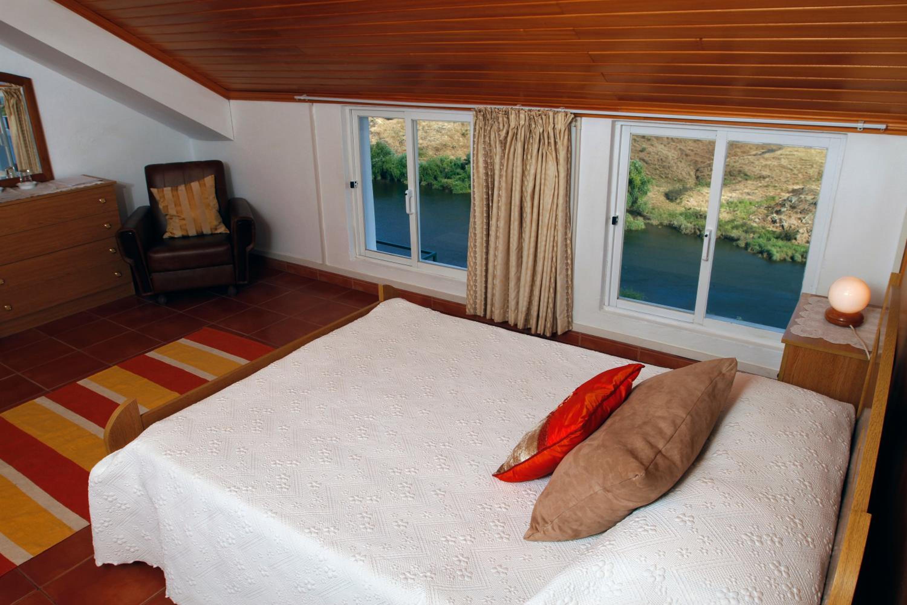 Triple Room with Balcony - Photo 7