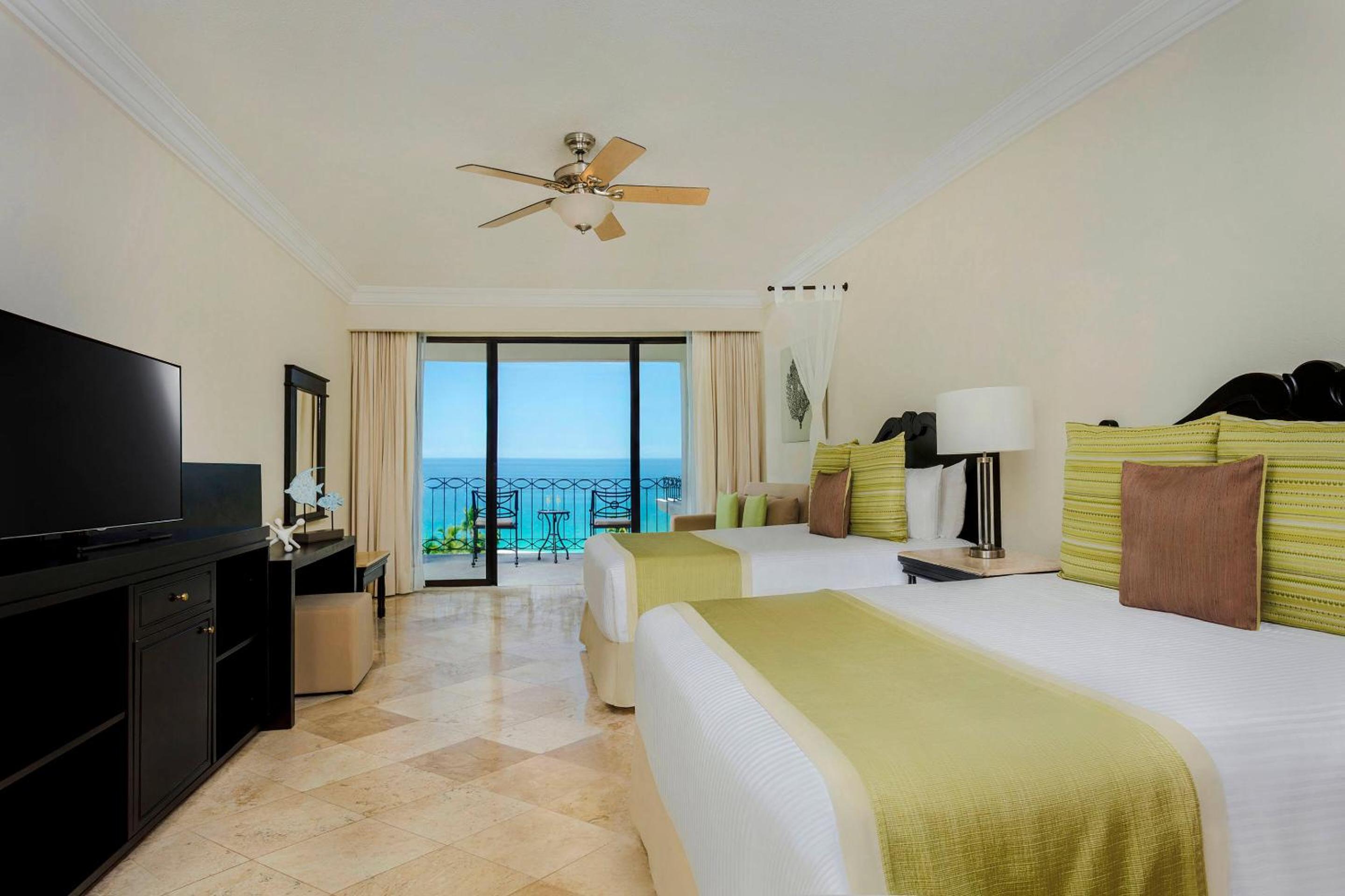 Preferred Club Junior Suite Ocean Front Double - Photo 1