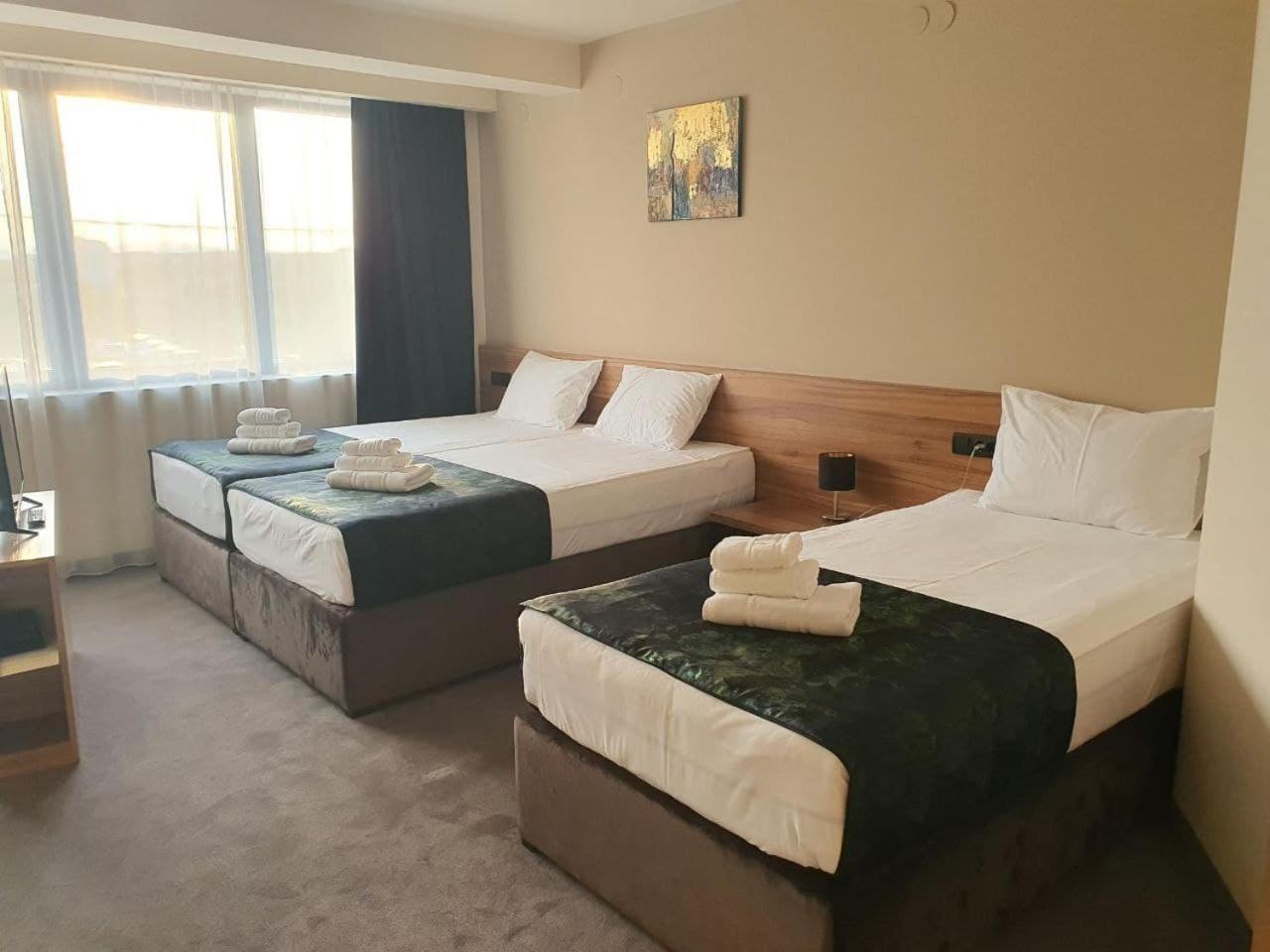 Deluxe Family Room - Photo 1
