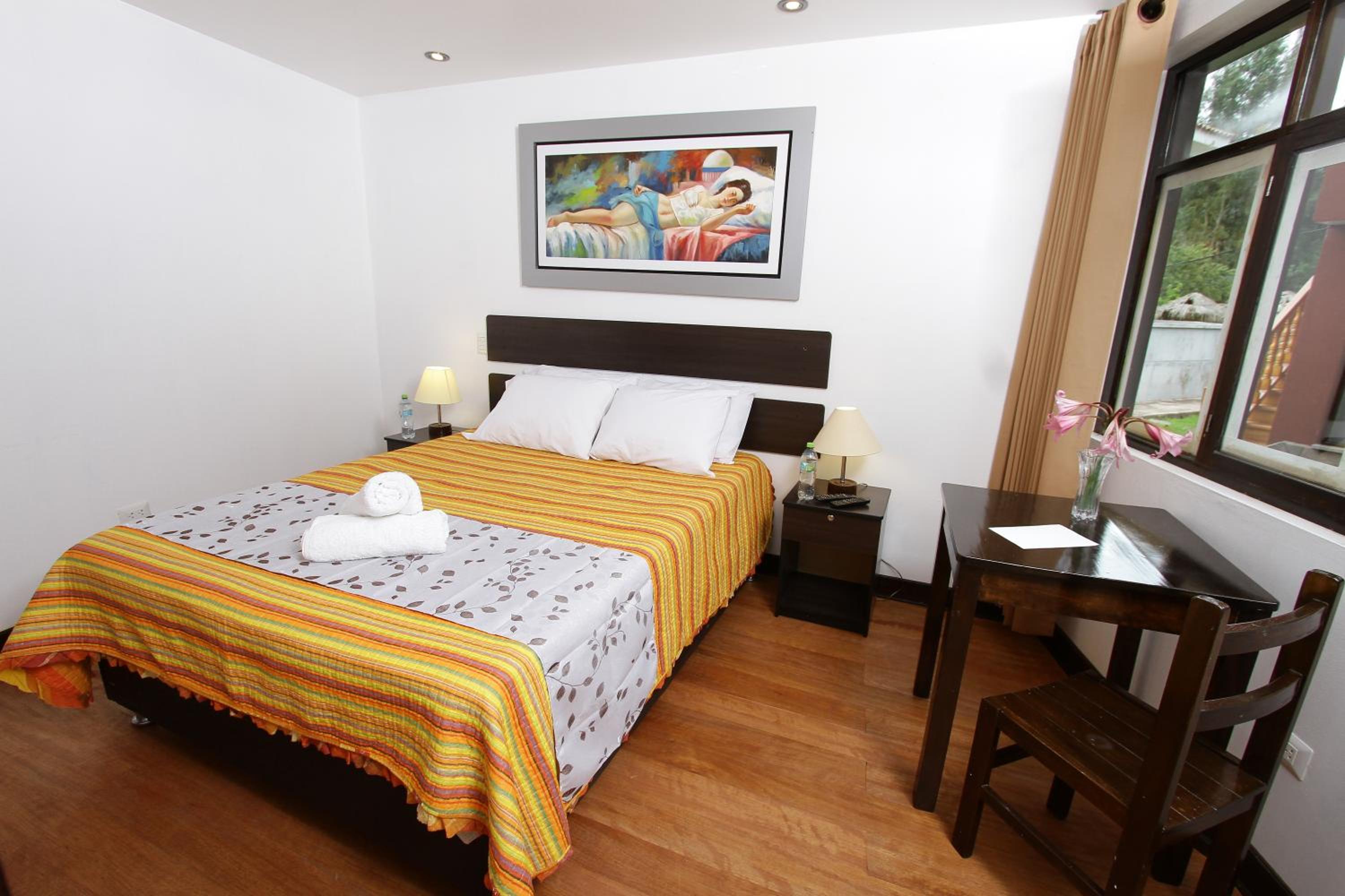 Single Room with Private Bathroom photo 1