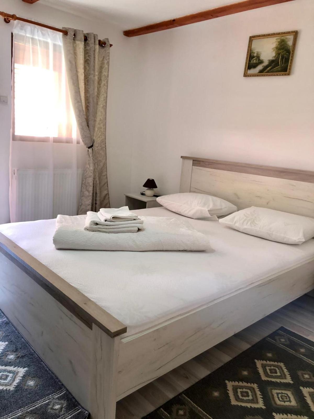Triple Room with Bathroom - Photo 3