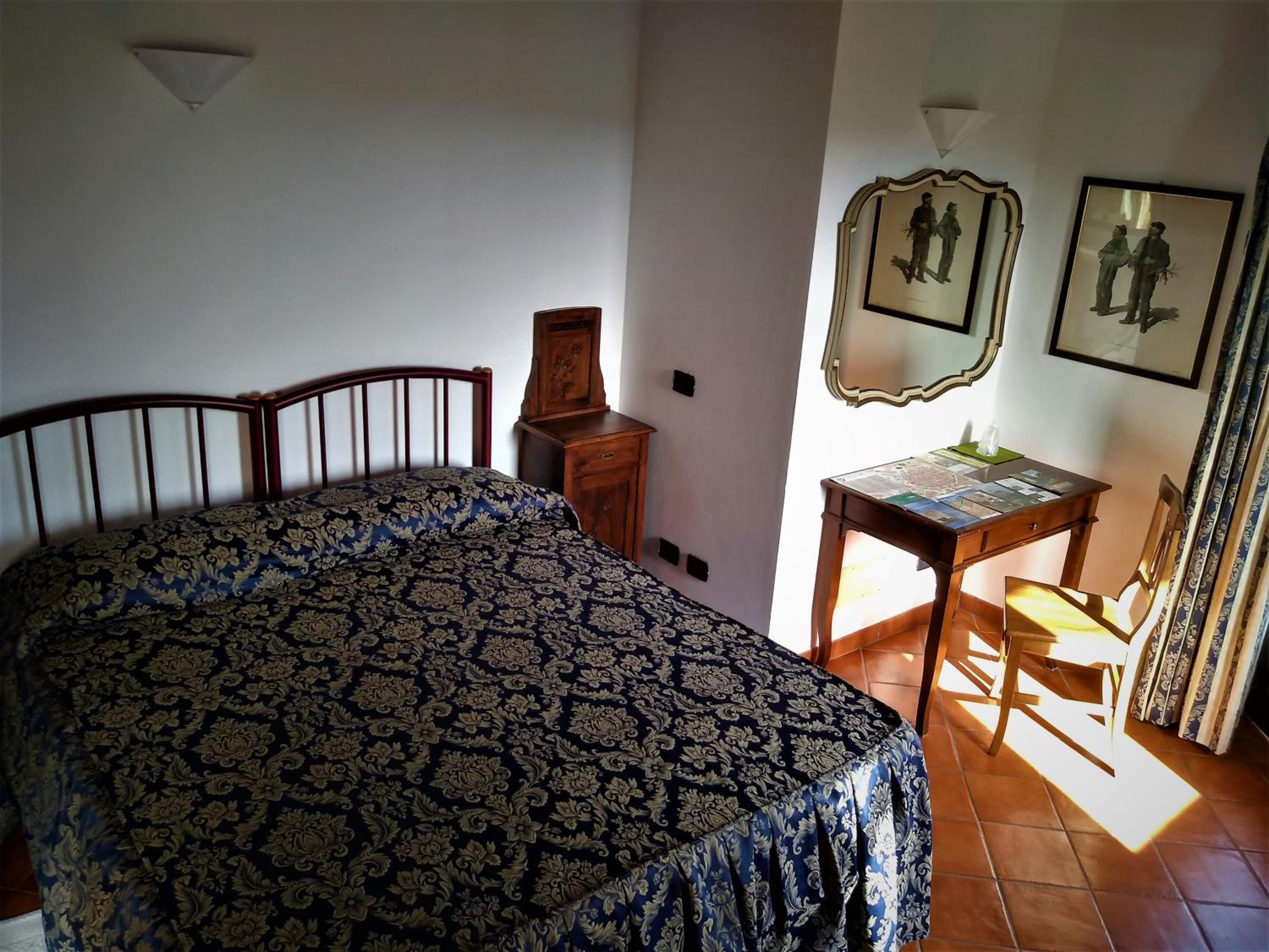 Double or Twin Room with Bathroom photo 1