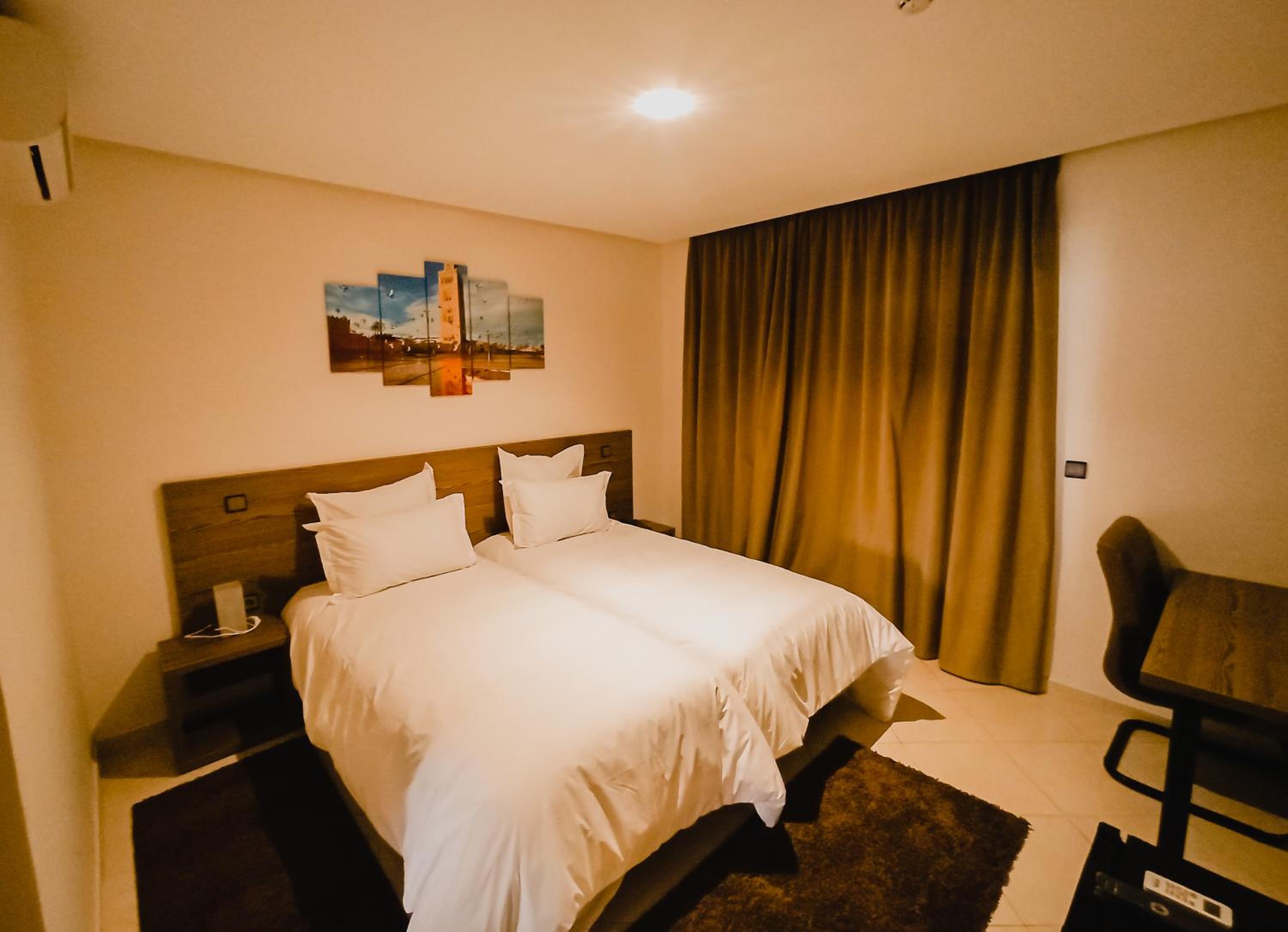 Twin Room - Photo 10