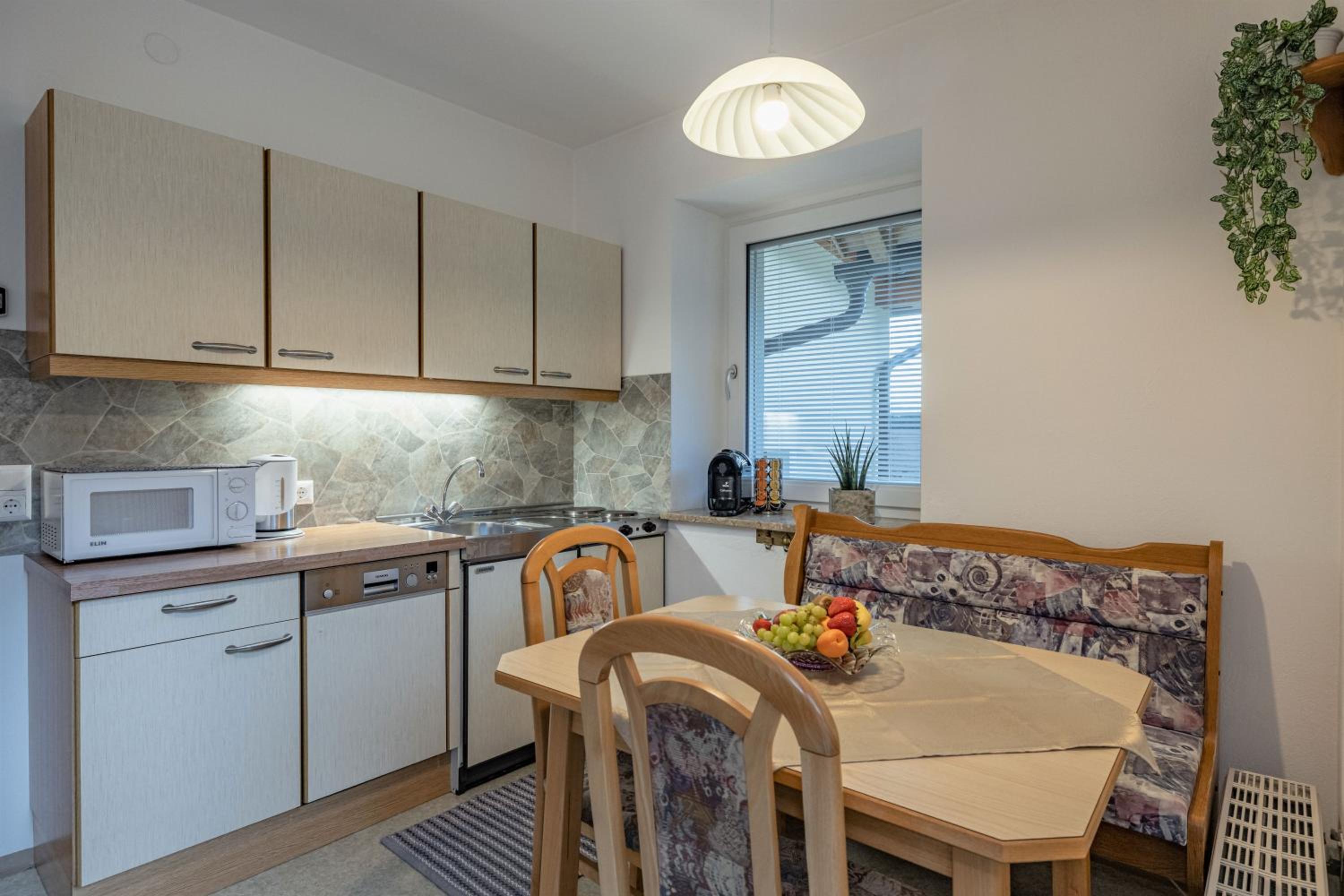 Apartment with Mountain View photo 2