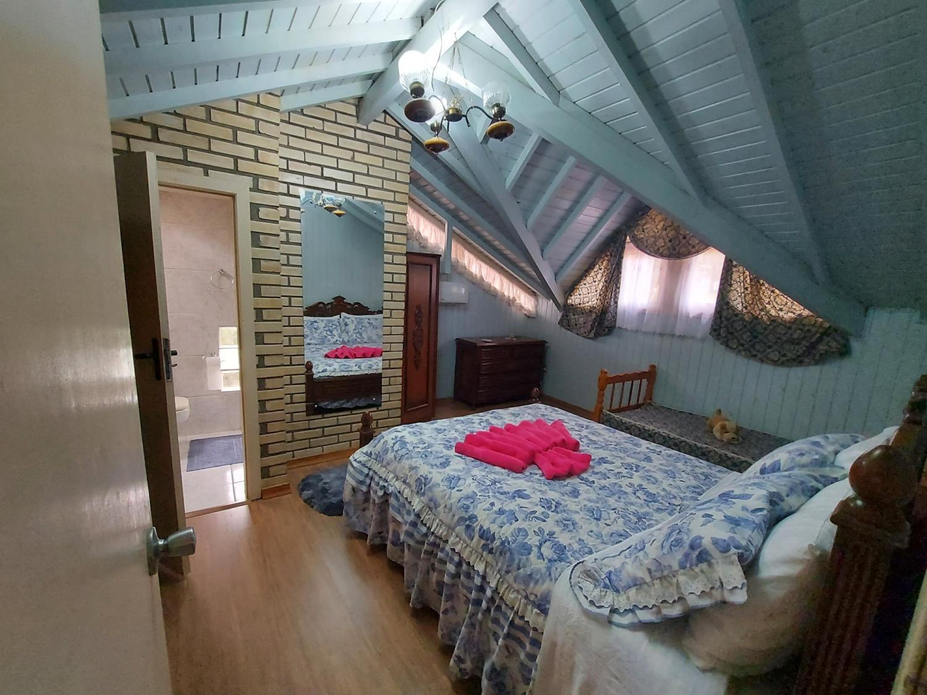 Triple Room with Bathroom - Photo 1