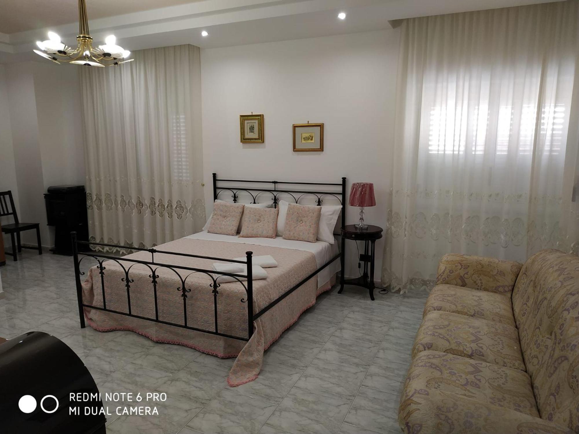 Deluxe Room (2 Adults + 1 Child) photo 1