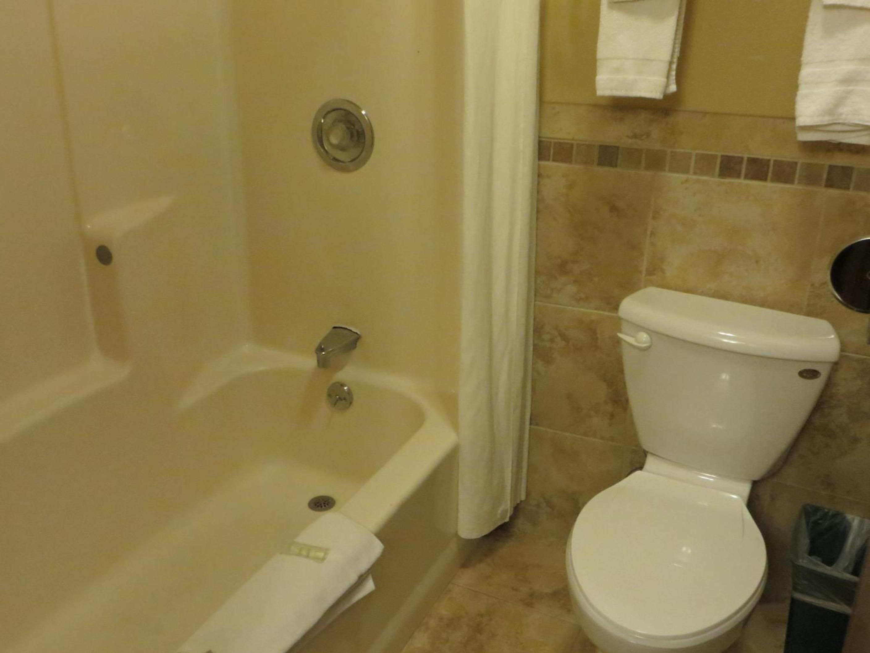 King Room - Mobility Access/Non-Smoking photo 3