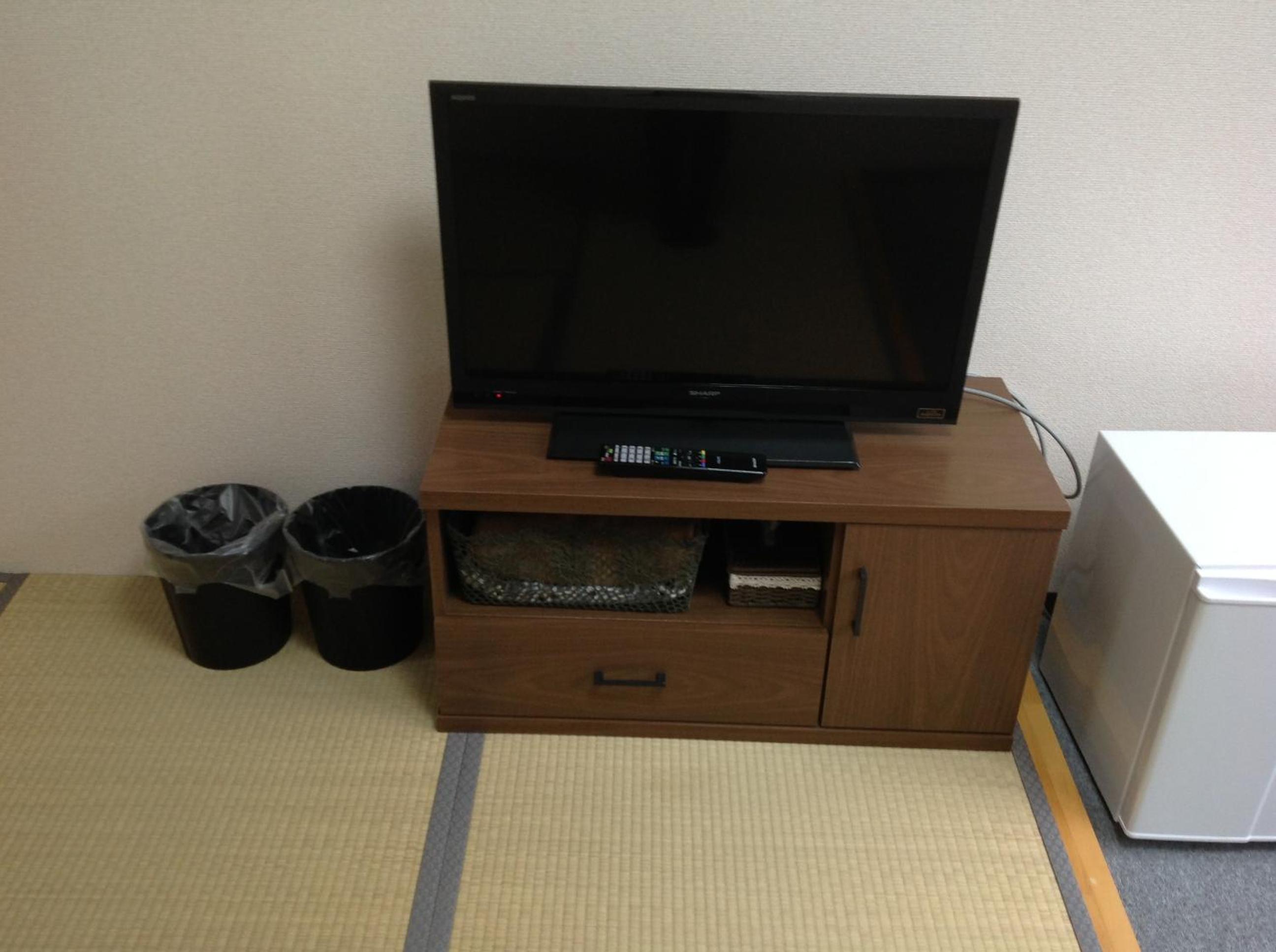 Japanese-Style Room with Shared Bathroom and Lake View - Smoking
