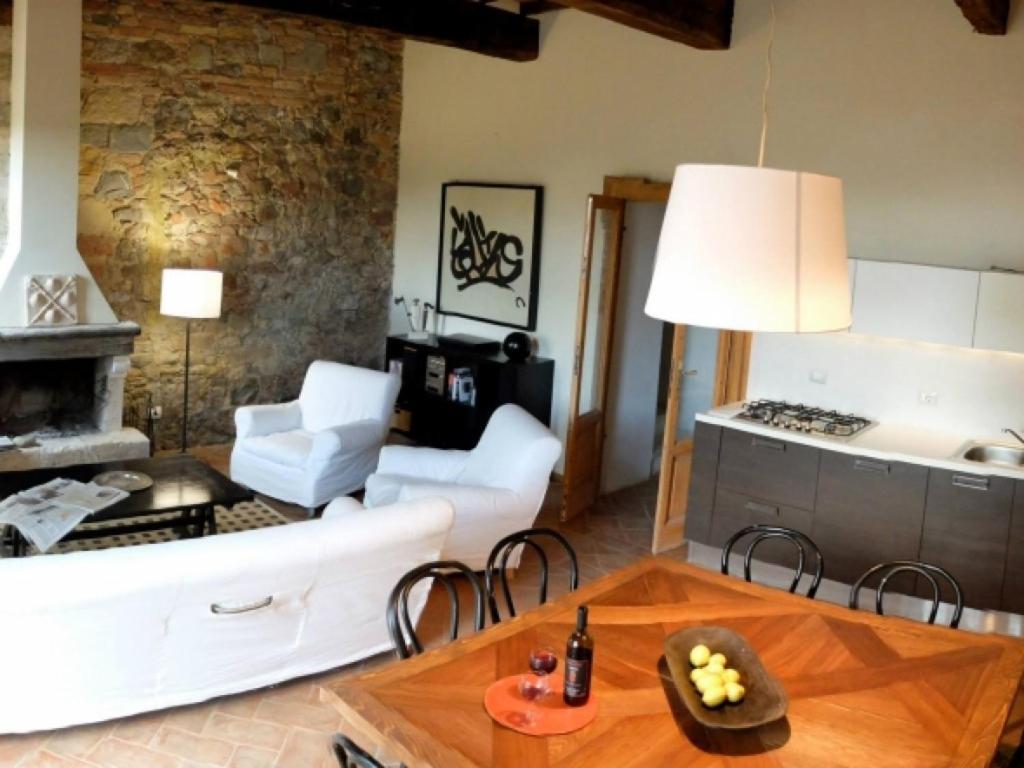 Two-Bedroom Apartment - Photo 8