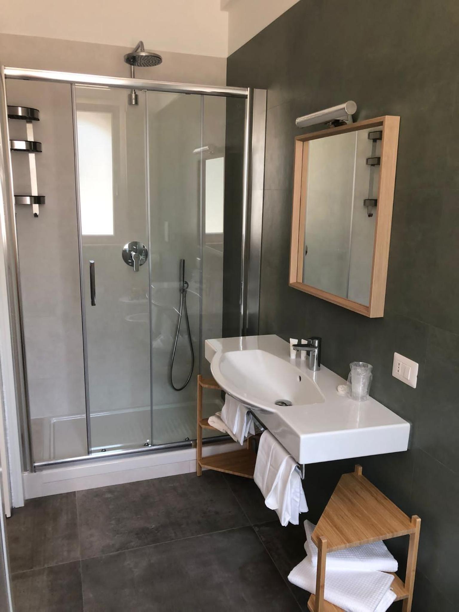 Double Room - Photo 12