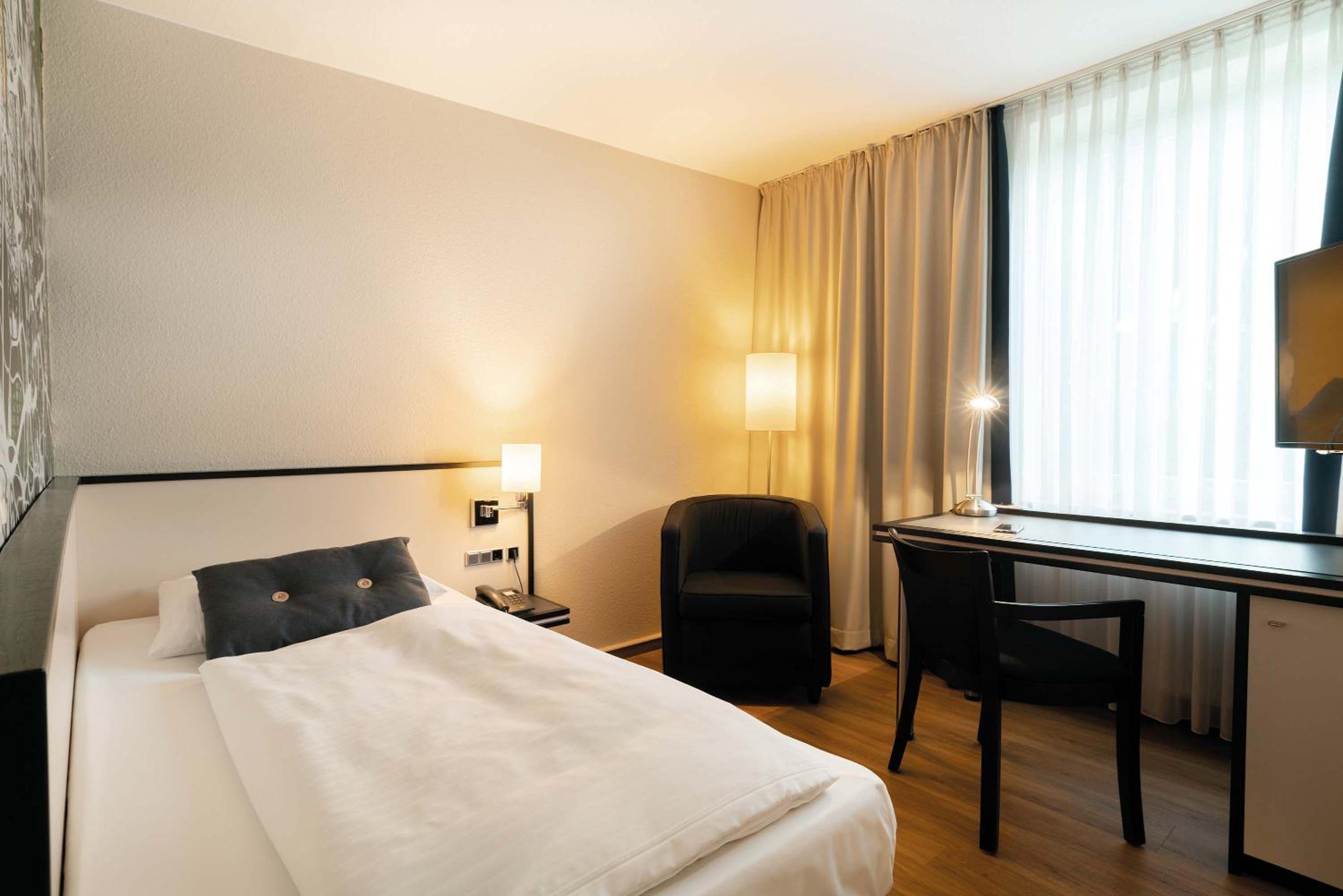 Standard  Room - Photo 9