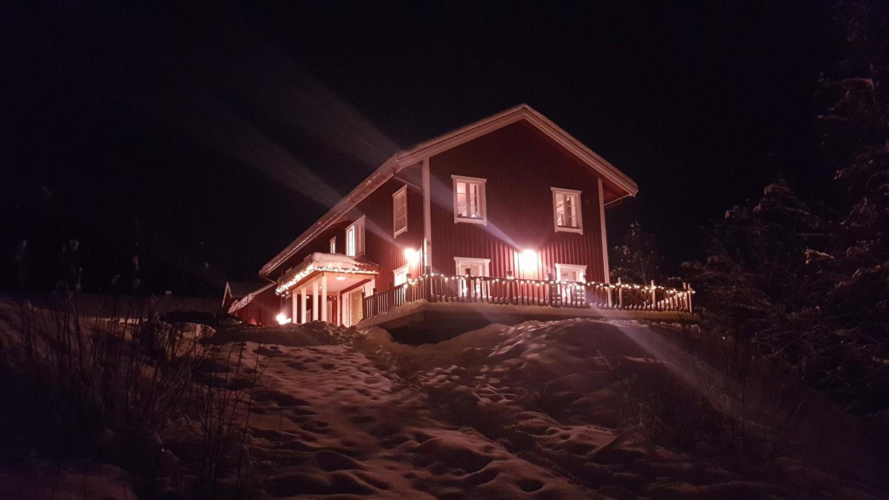 Four-Bedroom House - Photo 24