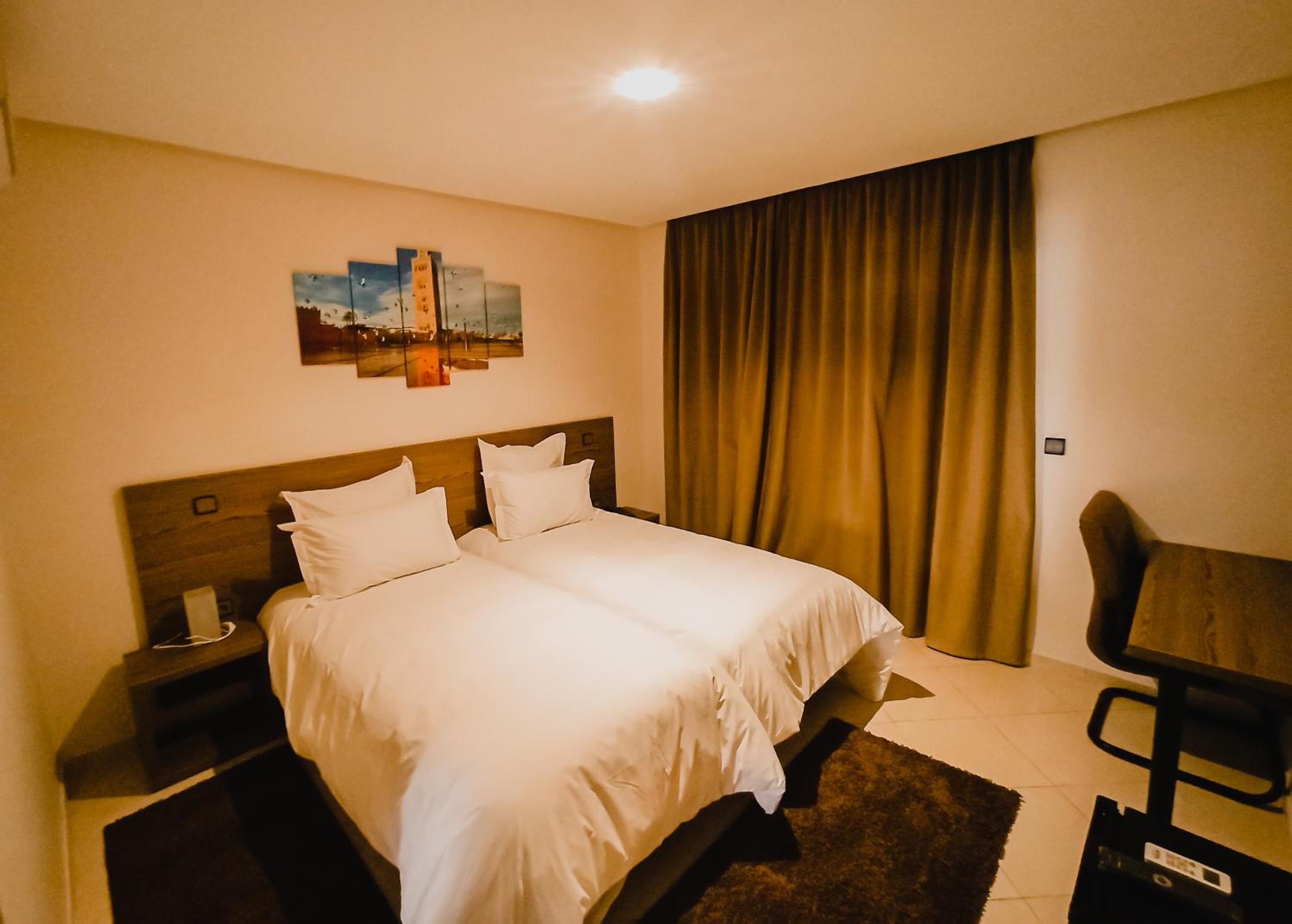 Twin Room - Photo 2