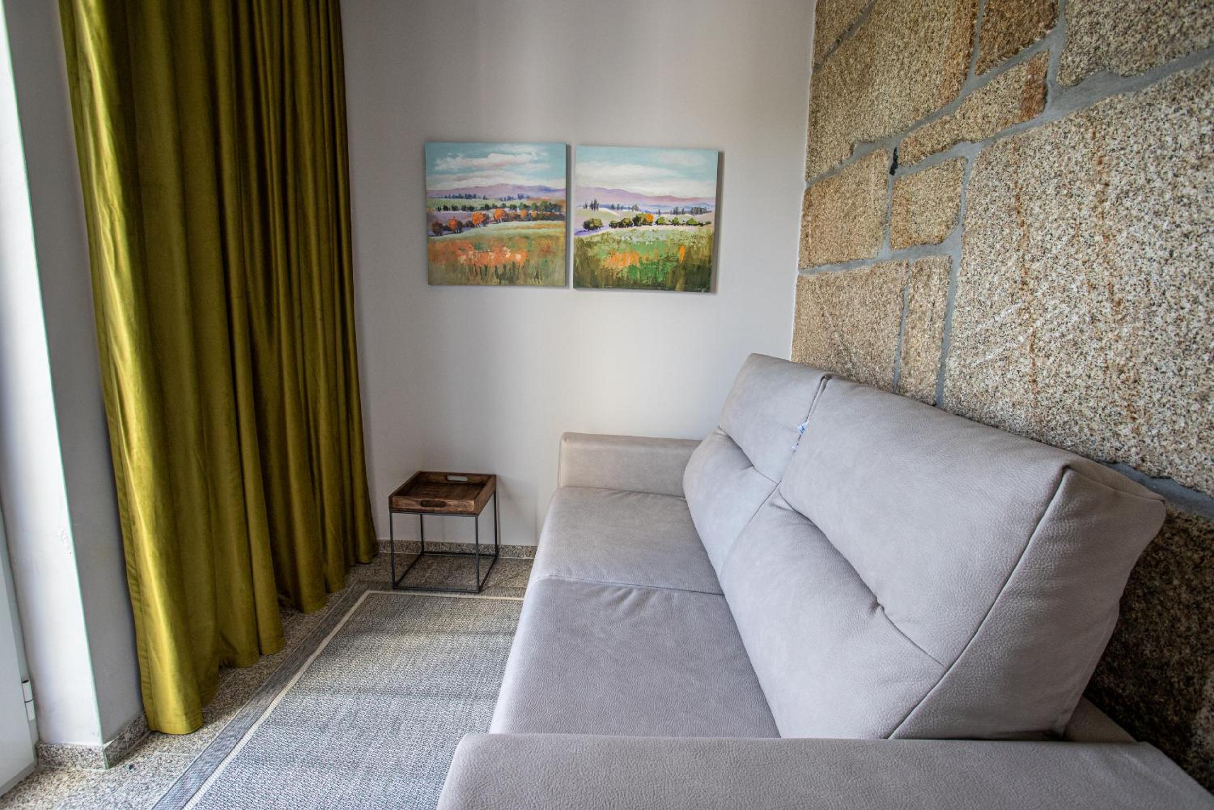 Suite with Balcony - Photo 3
