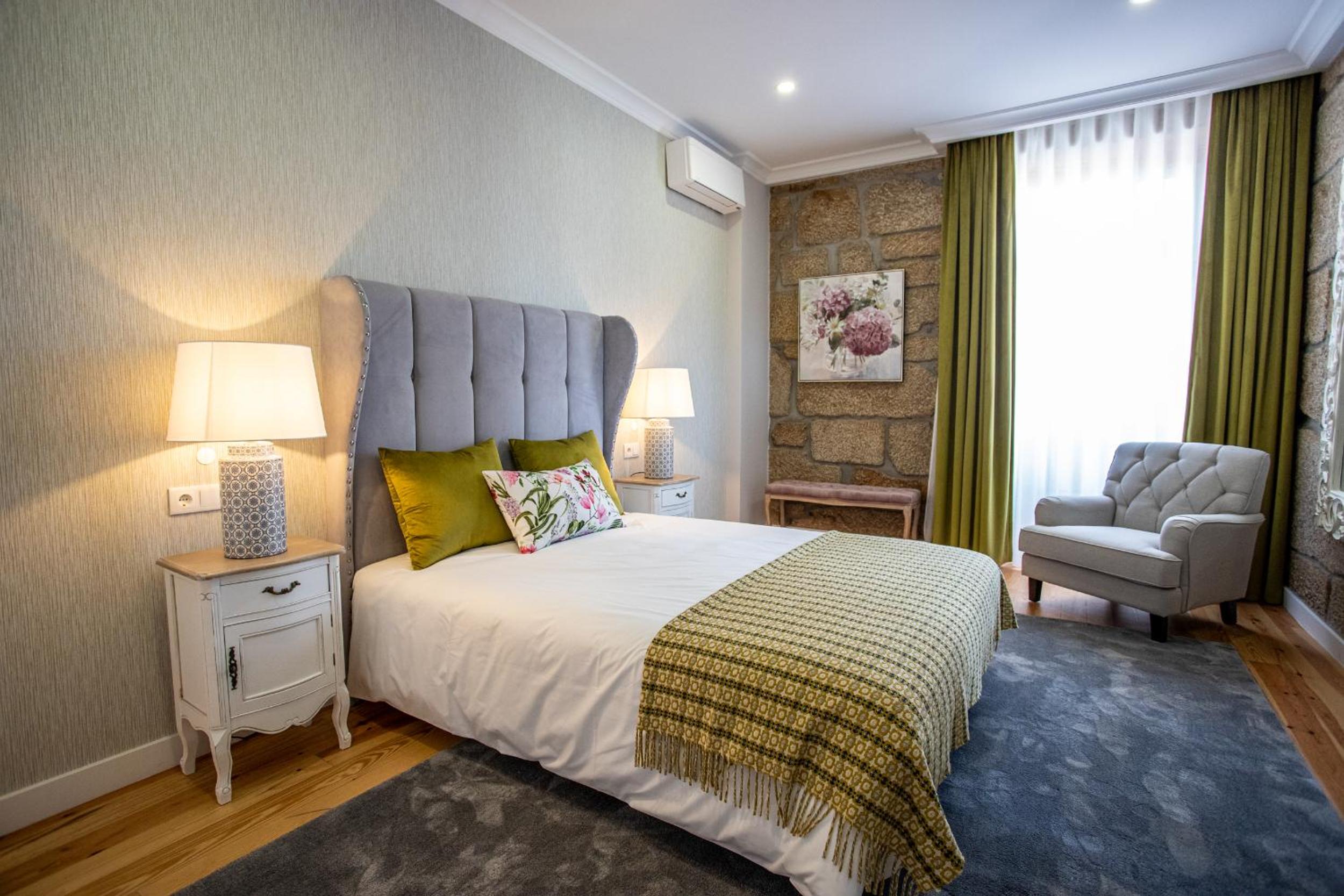 Suite with Balcony - Photo 2