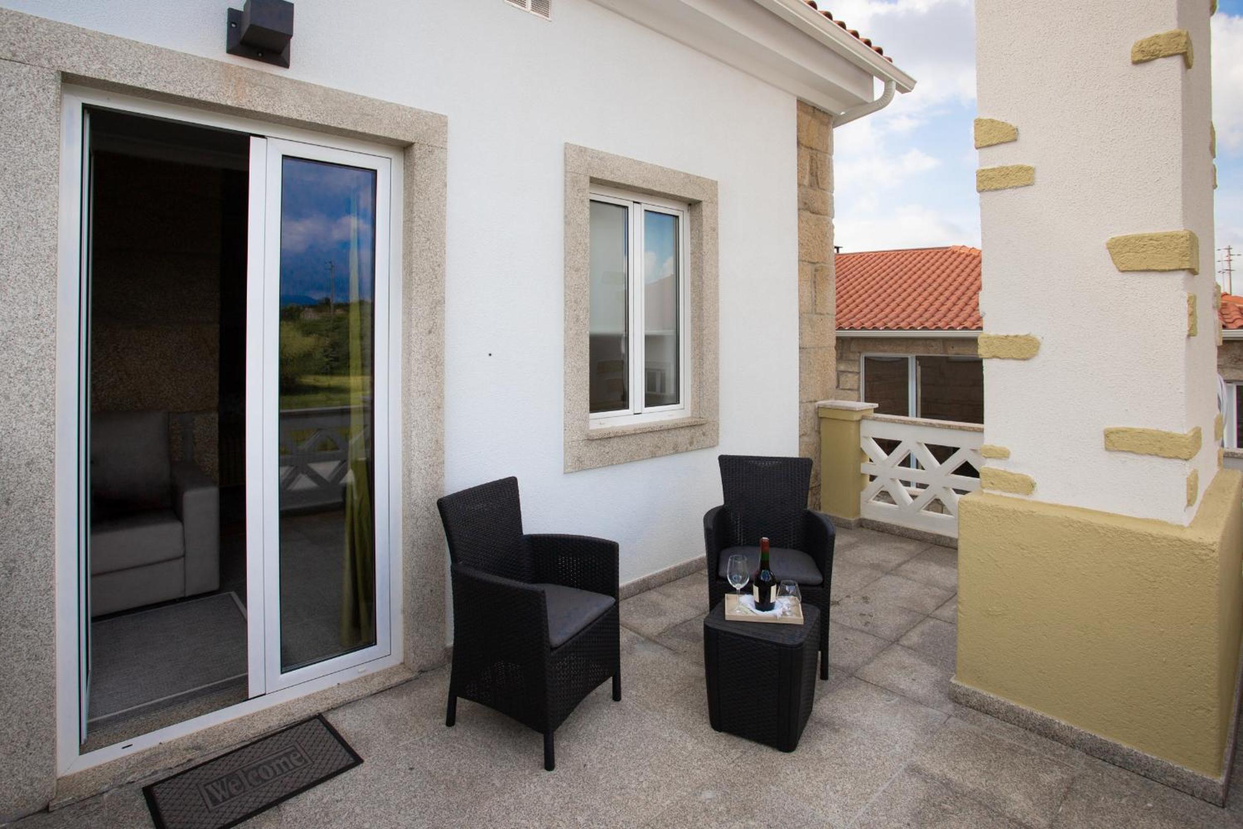 Suite with Balcony - Photo 5