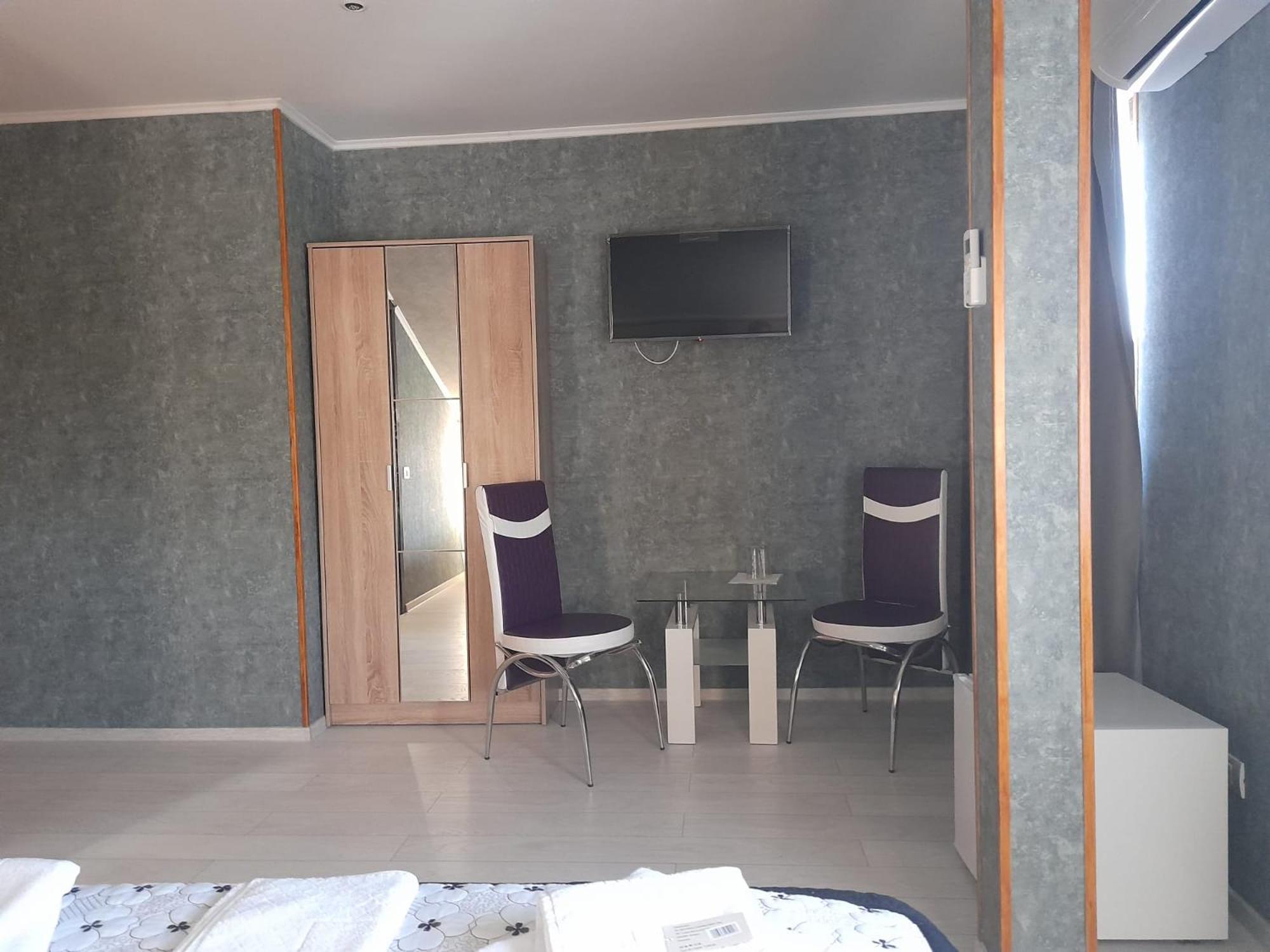 Standard King Room photo 1