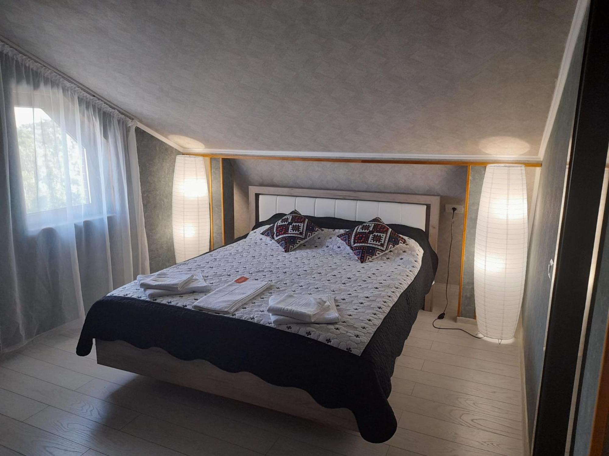 Standard King Room photo 3