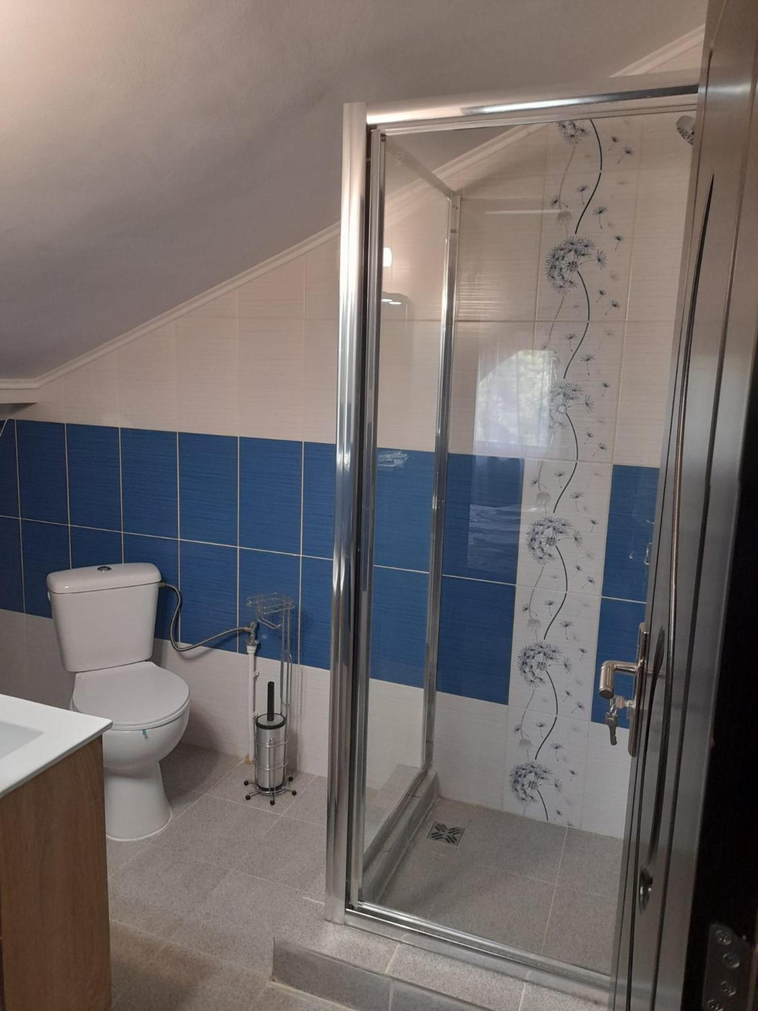 Standard King Room photo 2