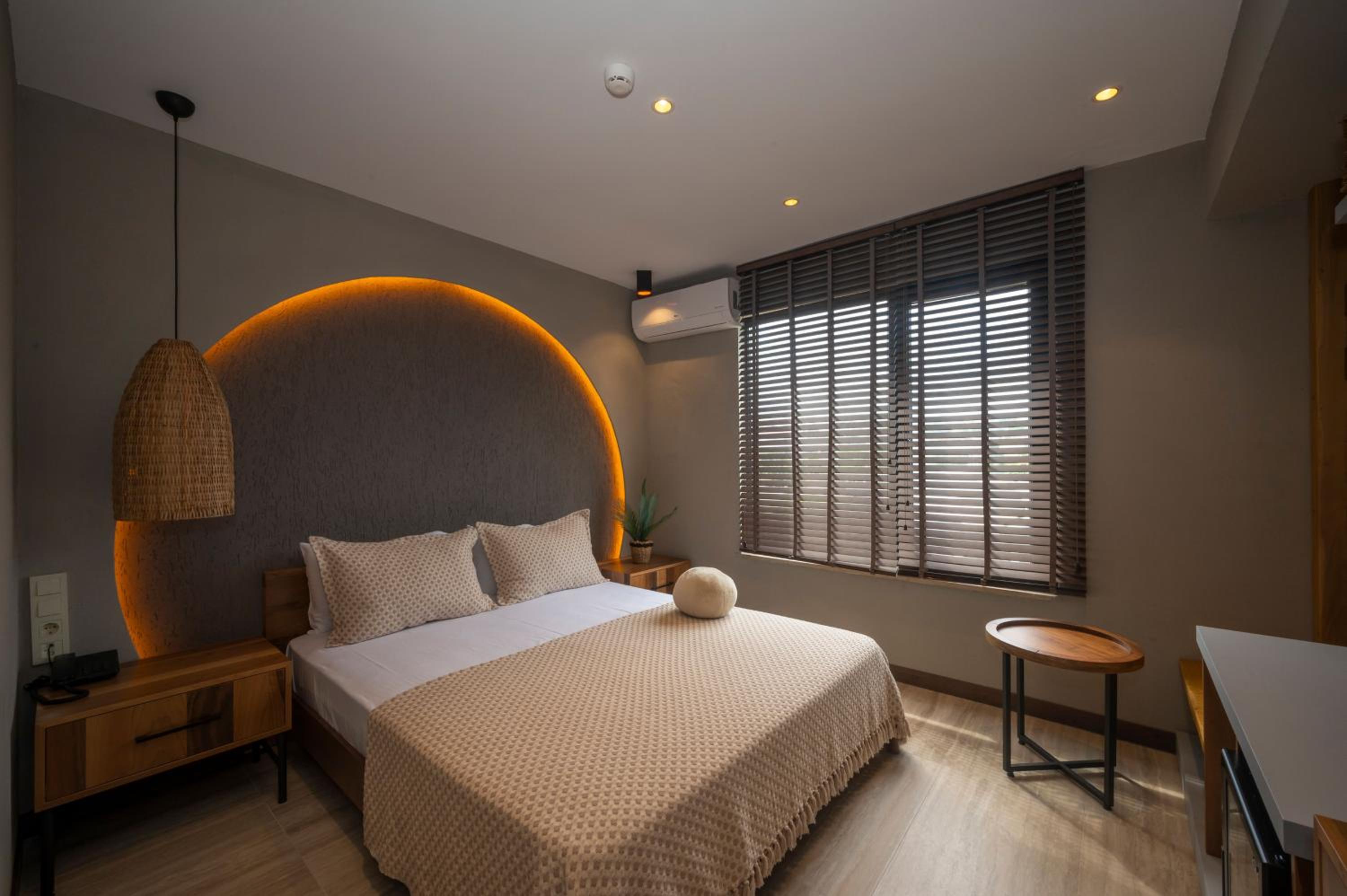 Double Room with Partial Sea View
