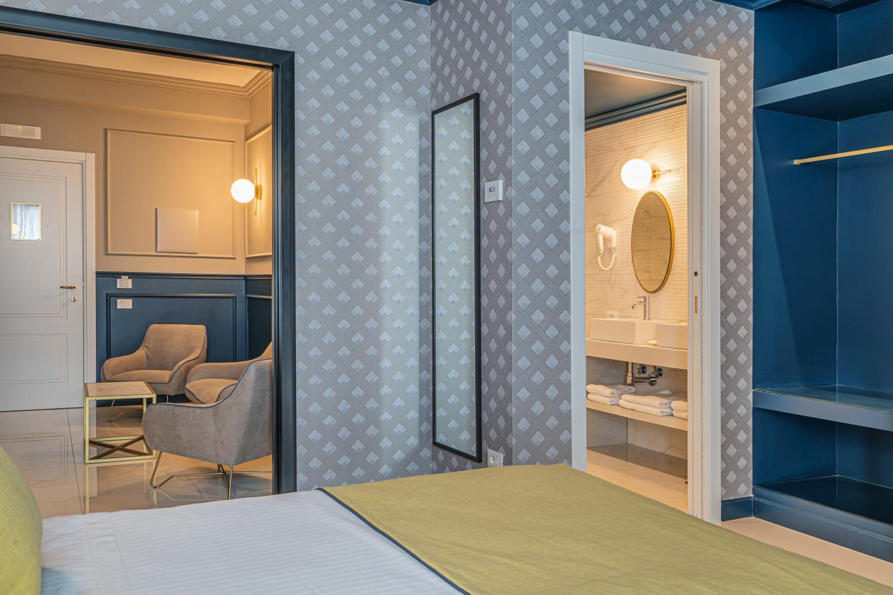 Junior Suite with Sea View - Photo 8