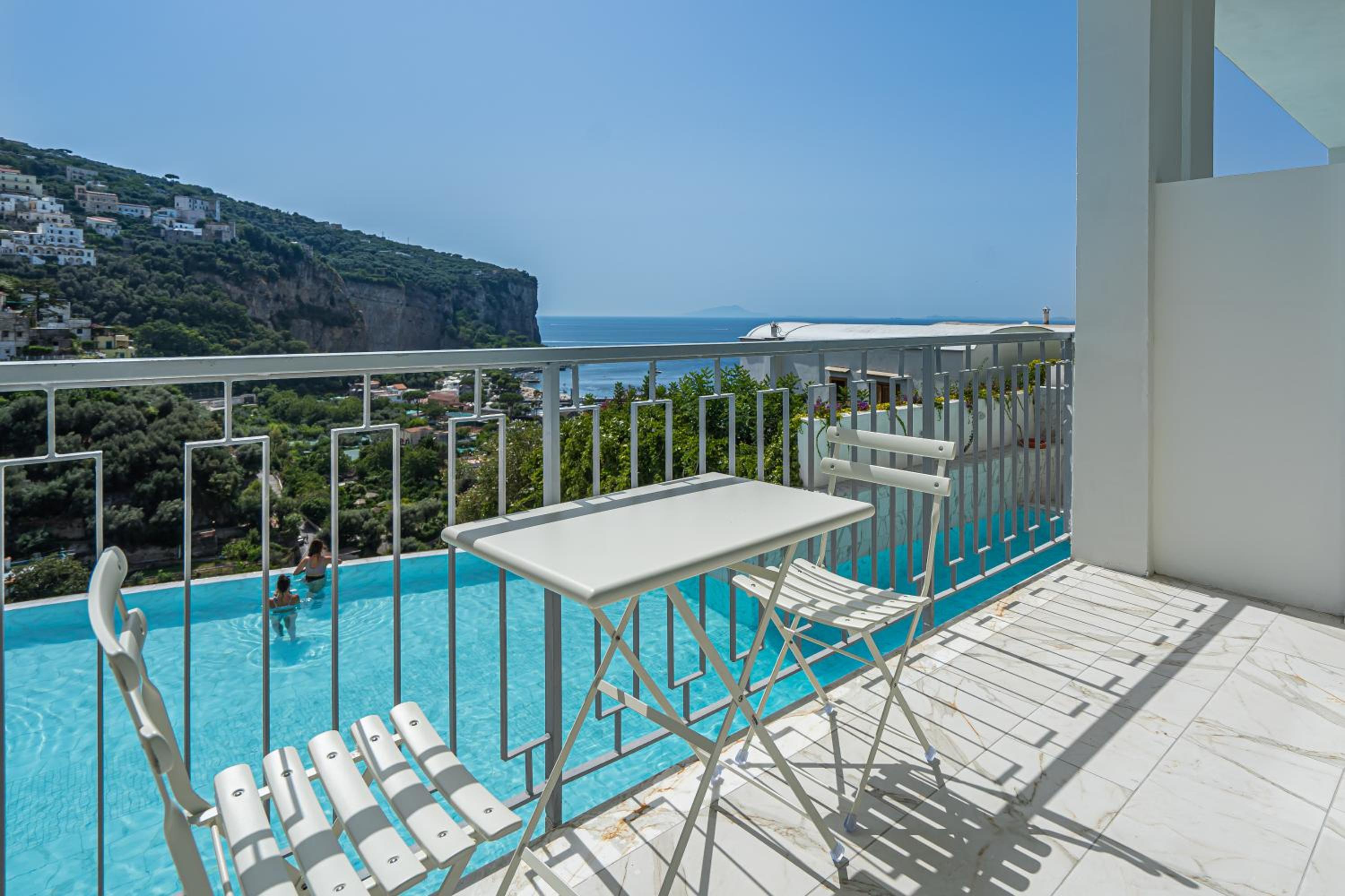 Junior Suite with Sea View - Photo 15