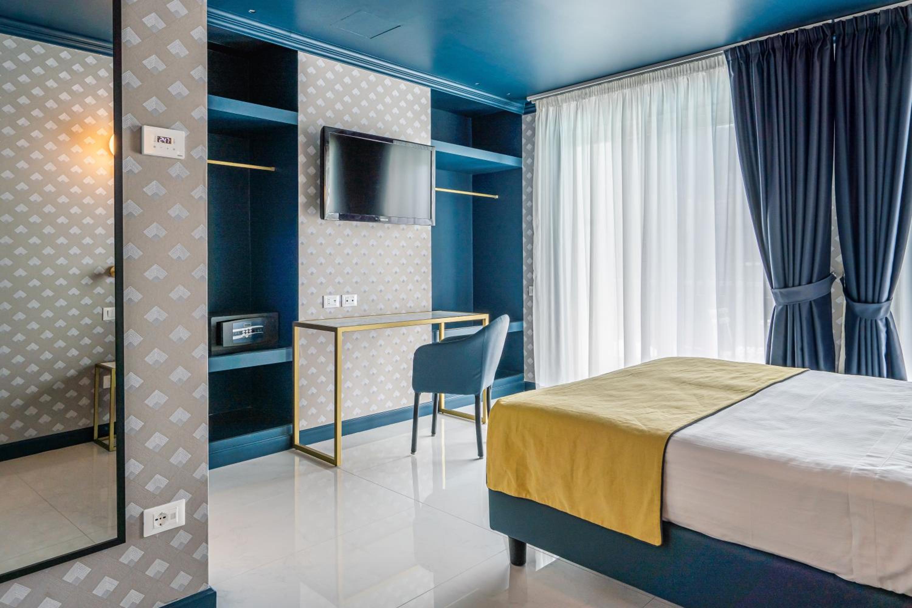 Junior Suite with Sea View - Photo 1