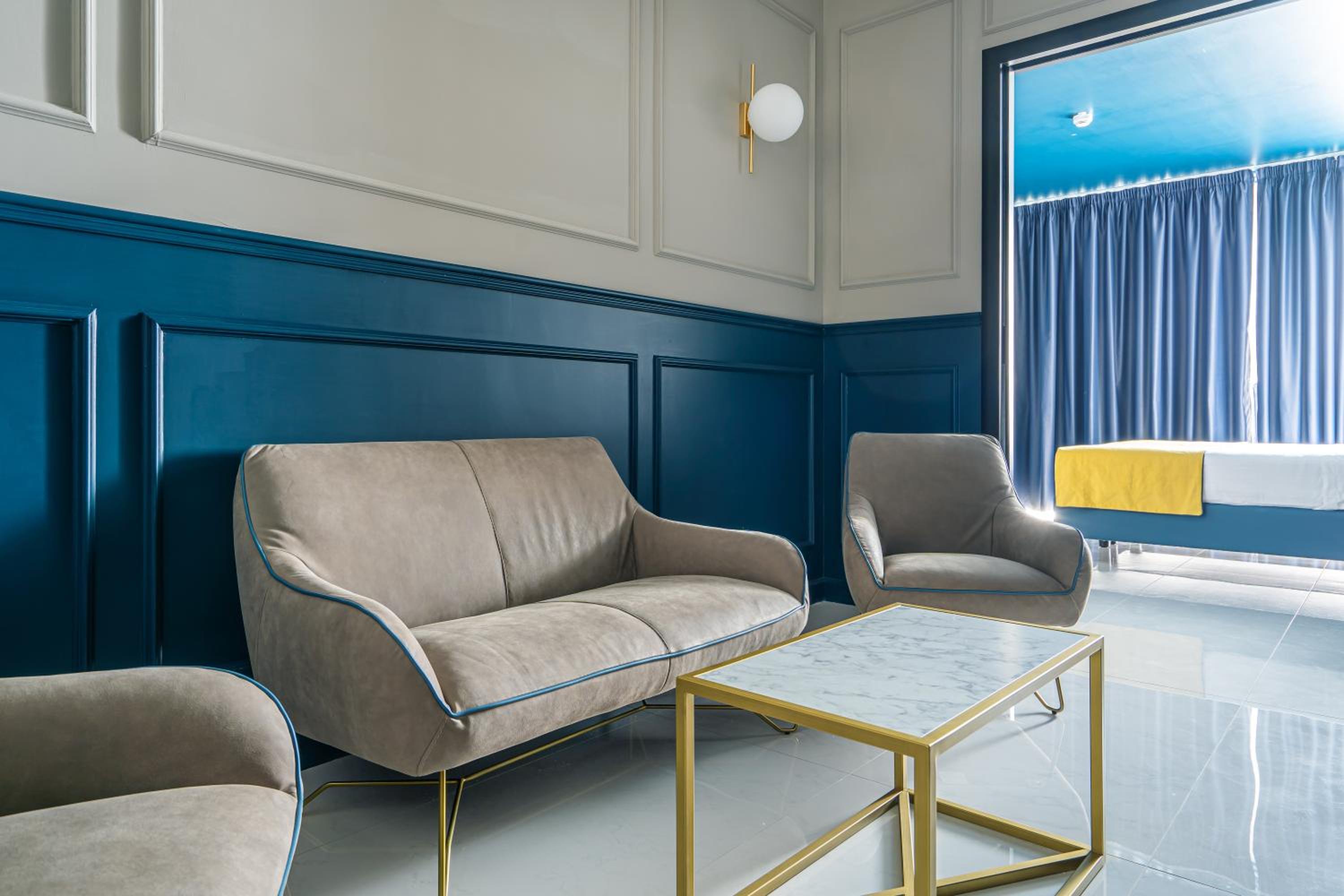 Junior Suite with Sea View - Photo 10