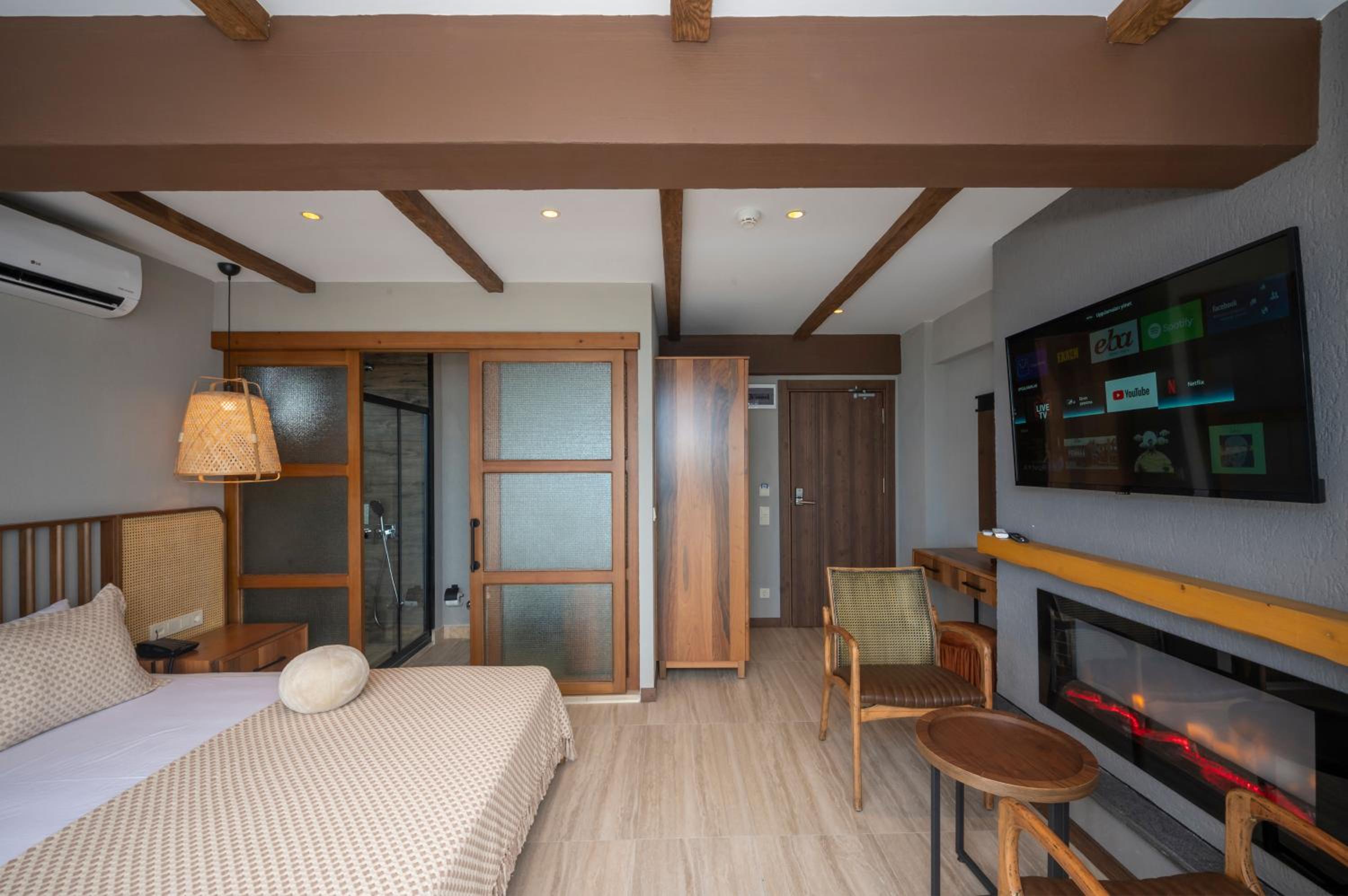 Queen Room with Sea View