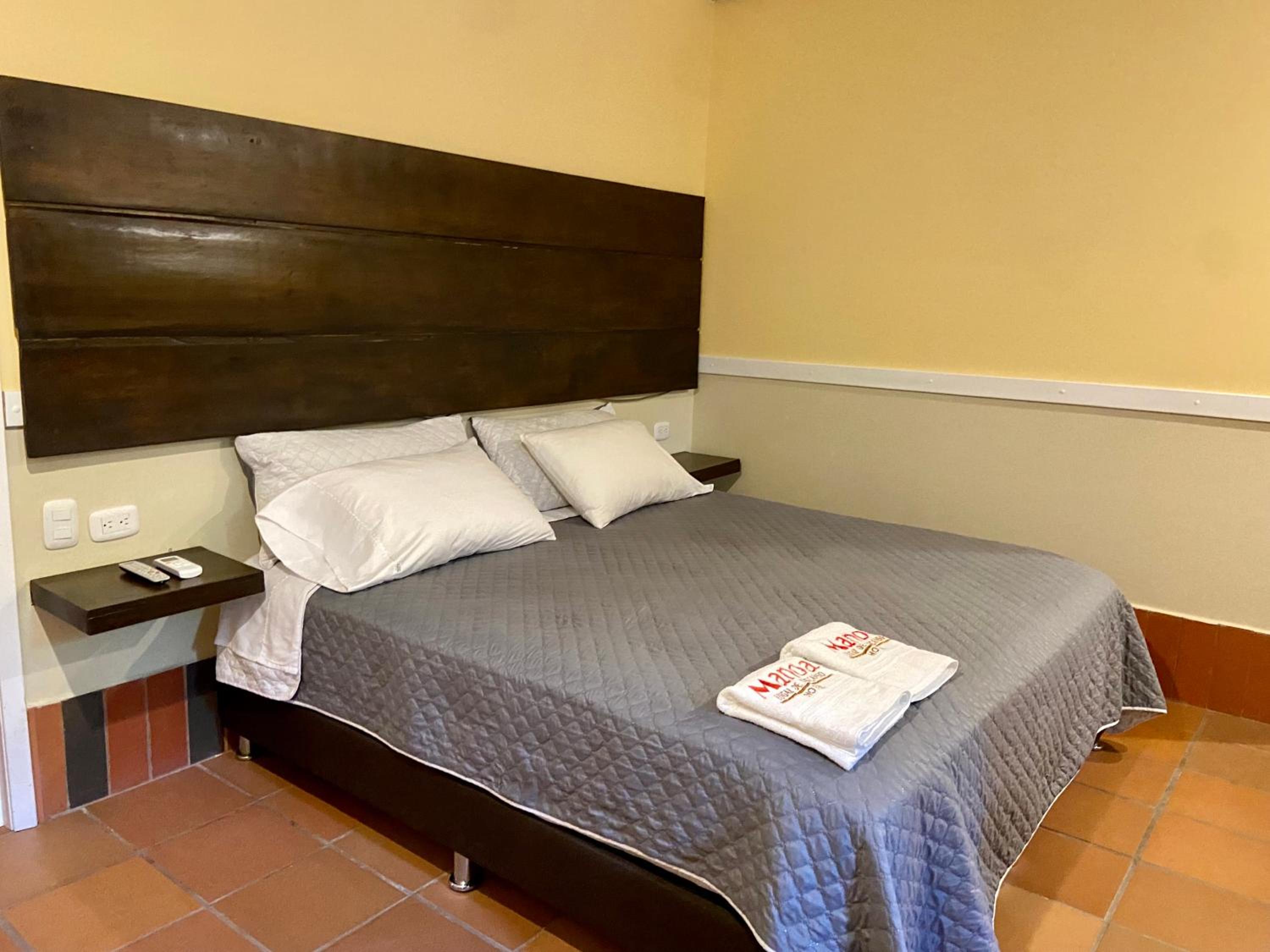 Deluxe Queen Room