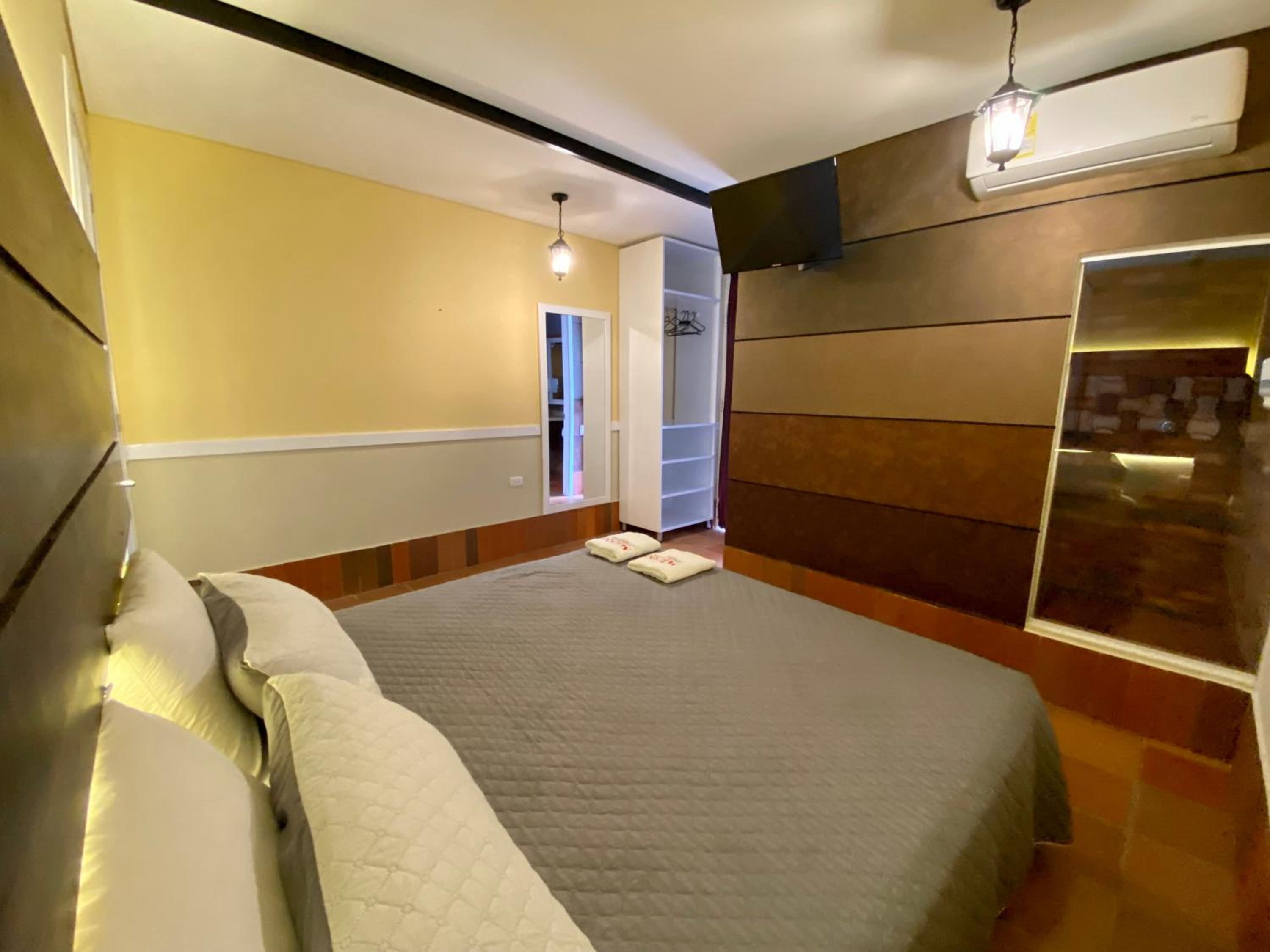 Deluxe Double Room with Balcony photo 3