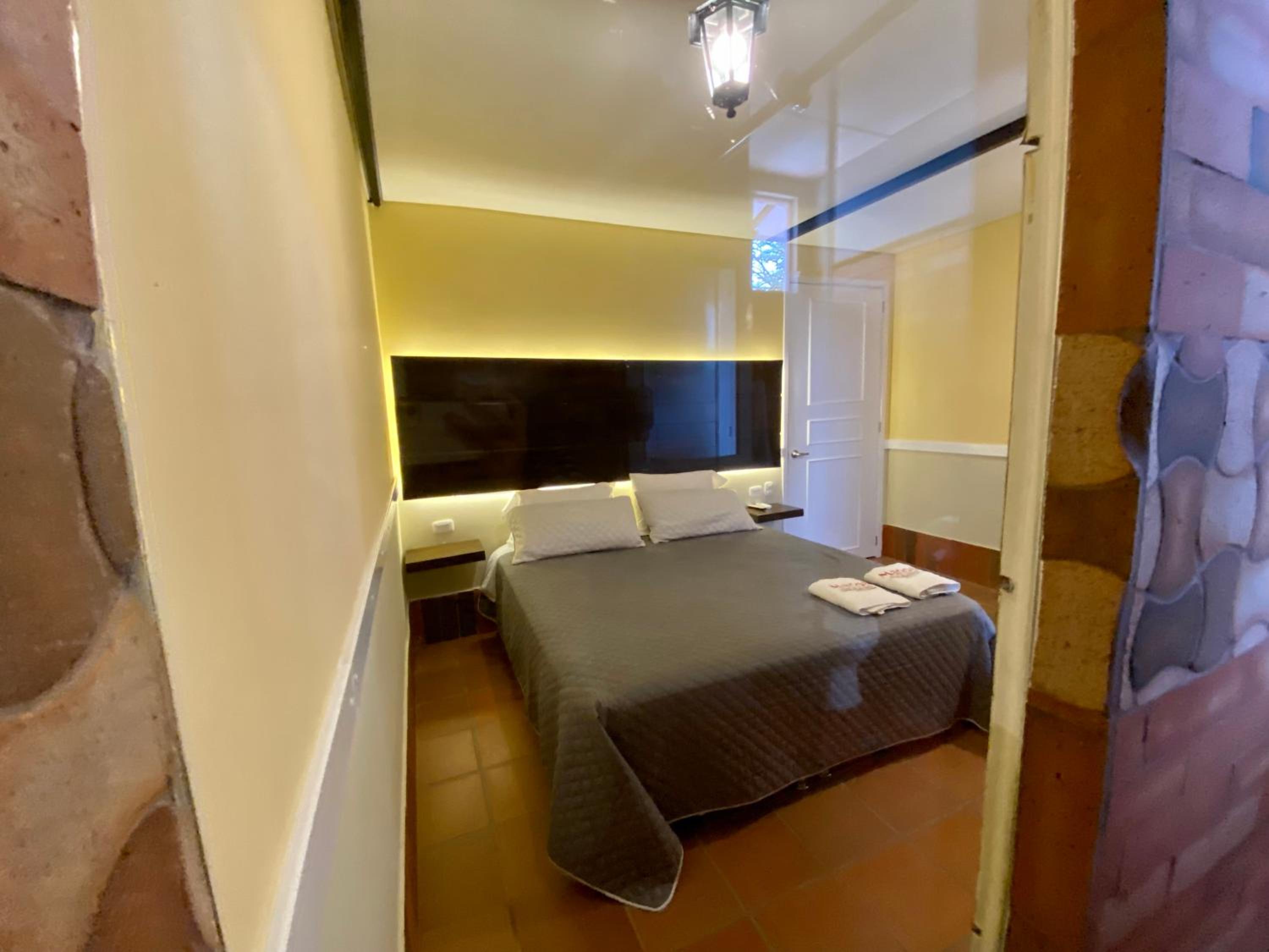 Deluxe Double Room with Balcony photo 2