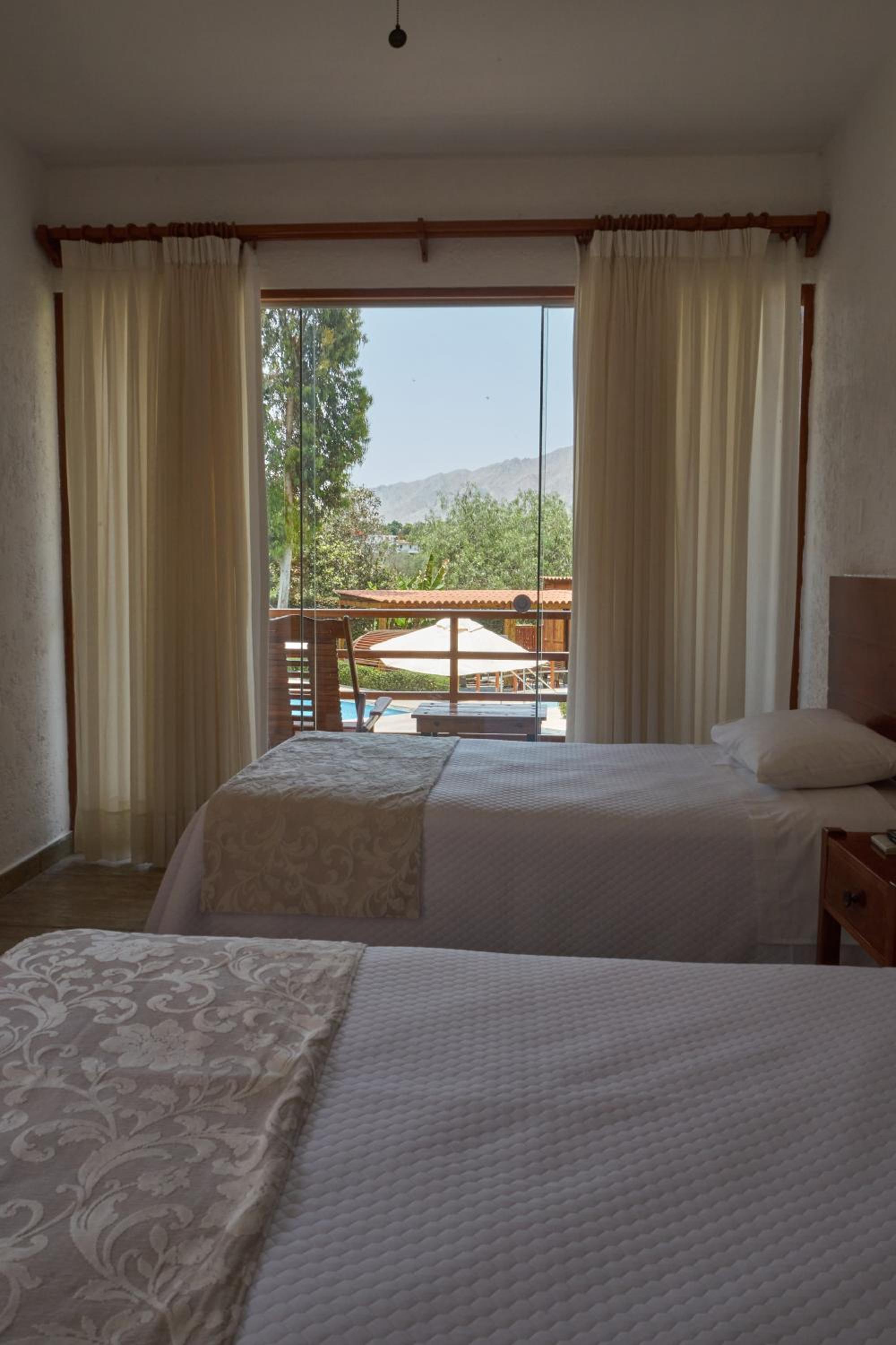 Twin Room with Pool View photo 3