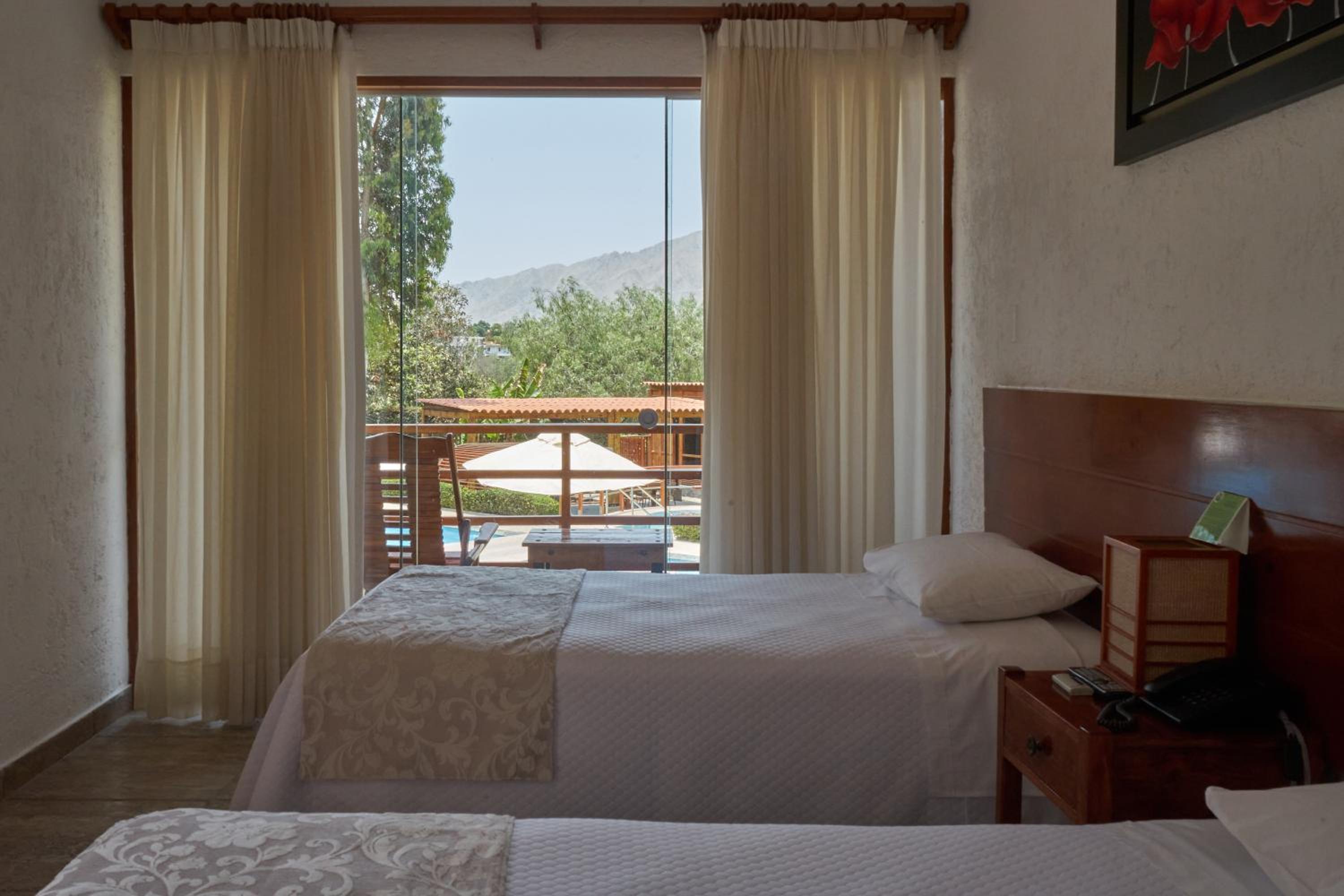 Twin Room with Pool View photo 2