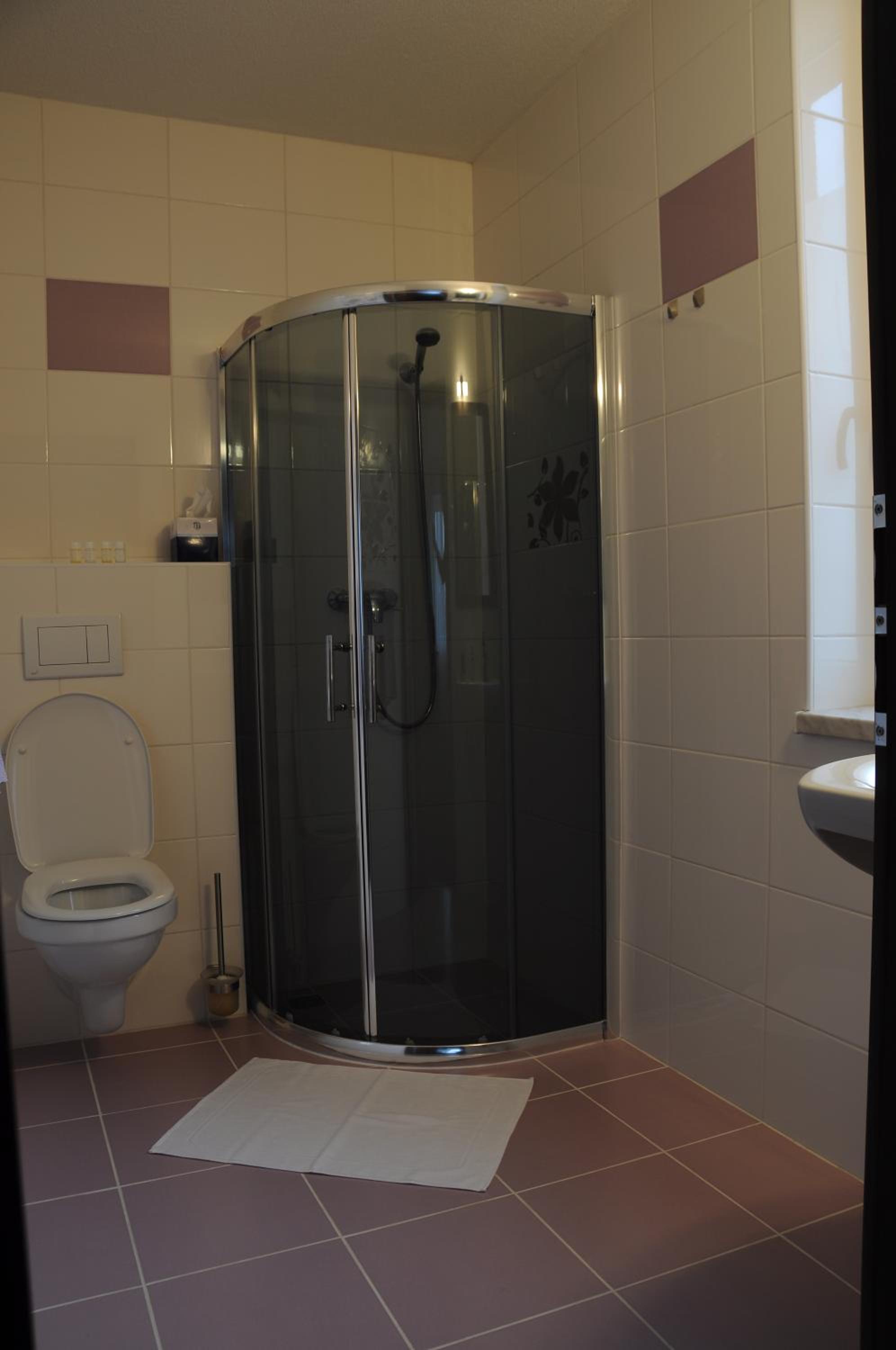Double Room - Photo 4