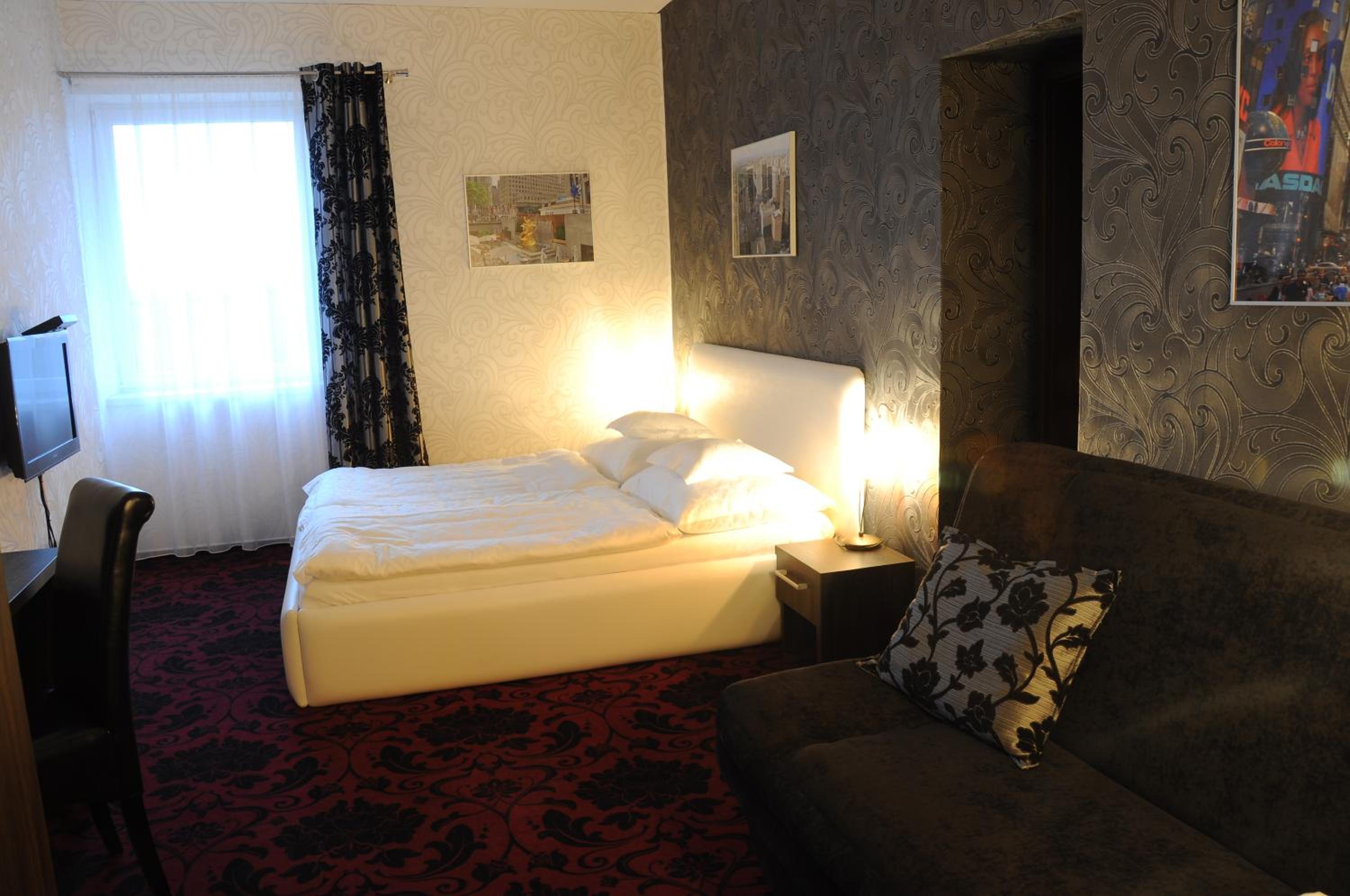 Double Room - Photo 18