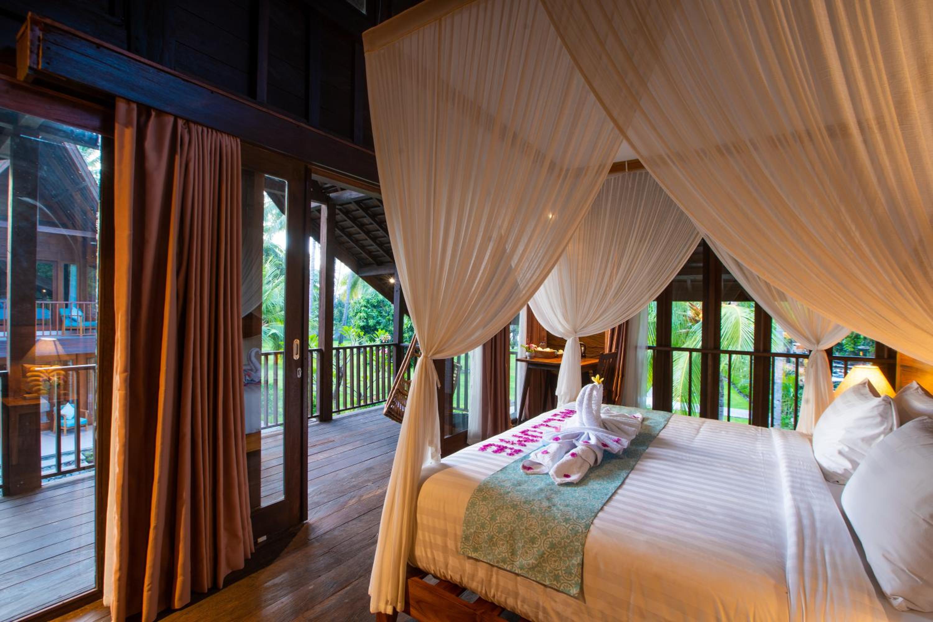 Family Room with Garden View - Photo 4
