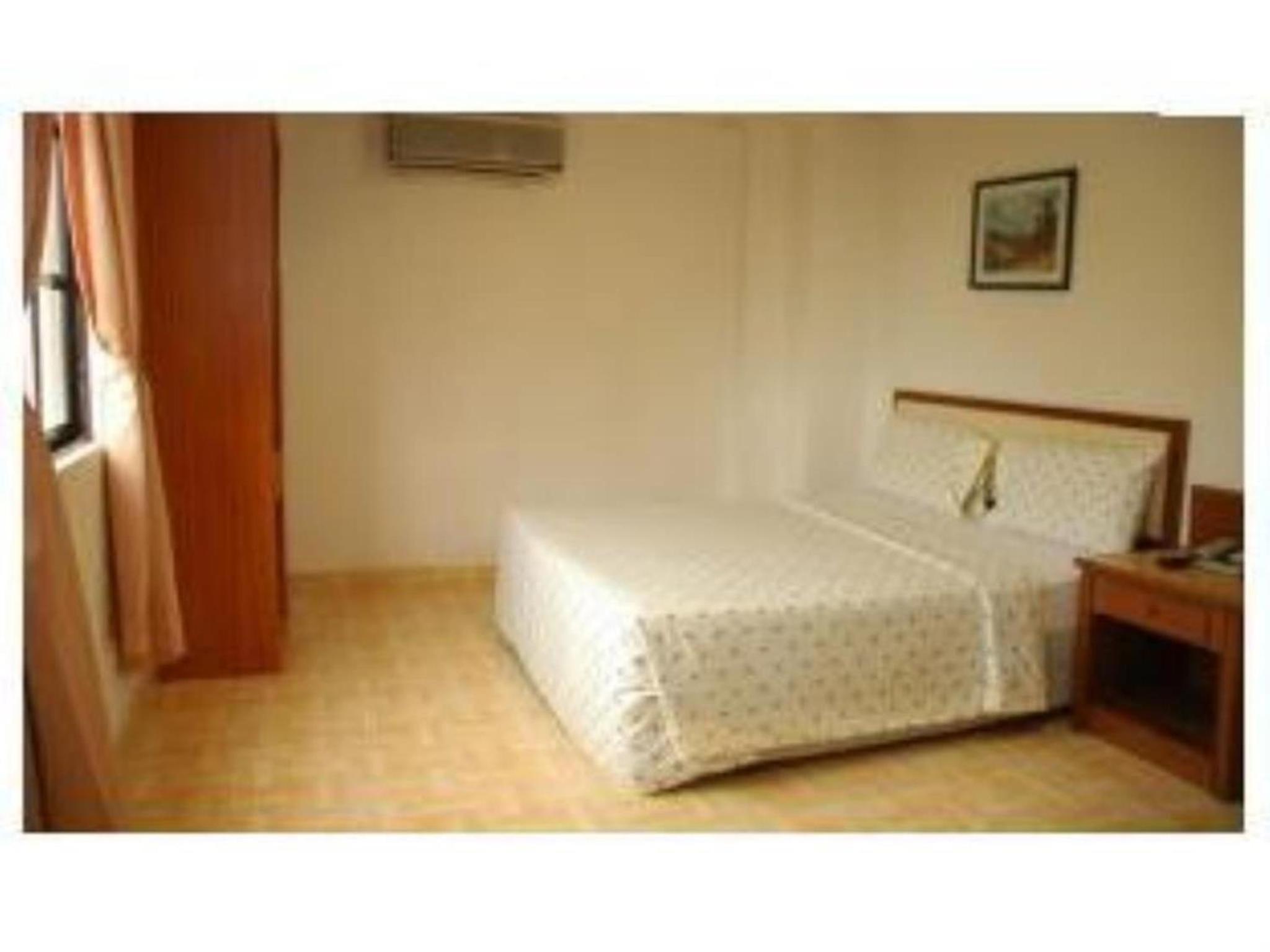 Double Room - Photo 2