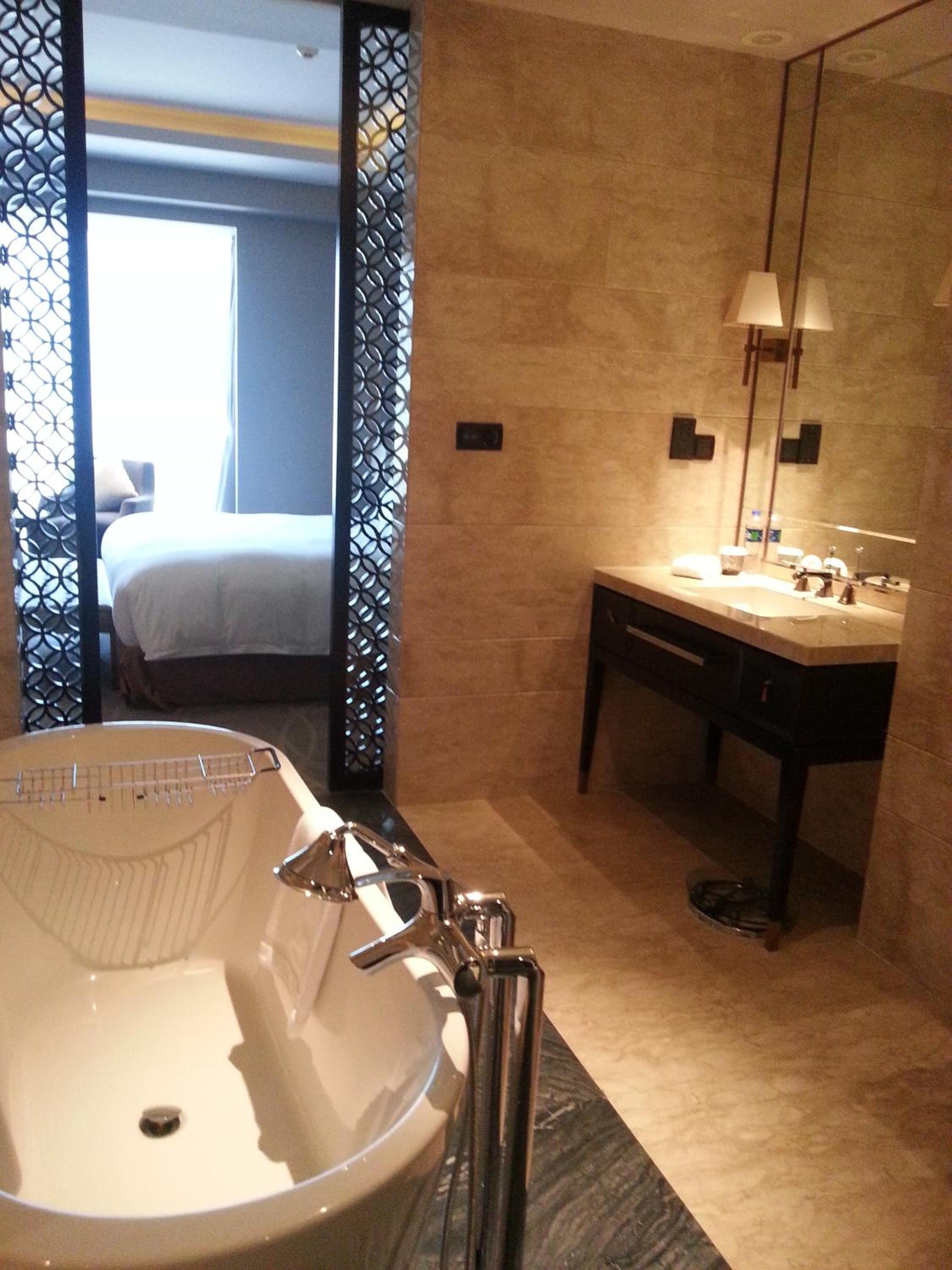 Deluxe Suite with Mountain View photo 2