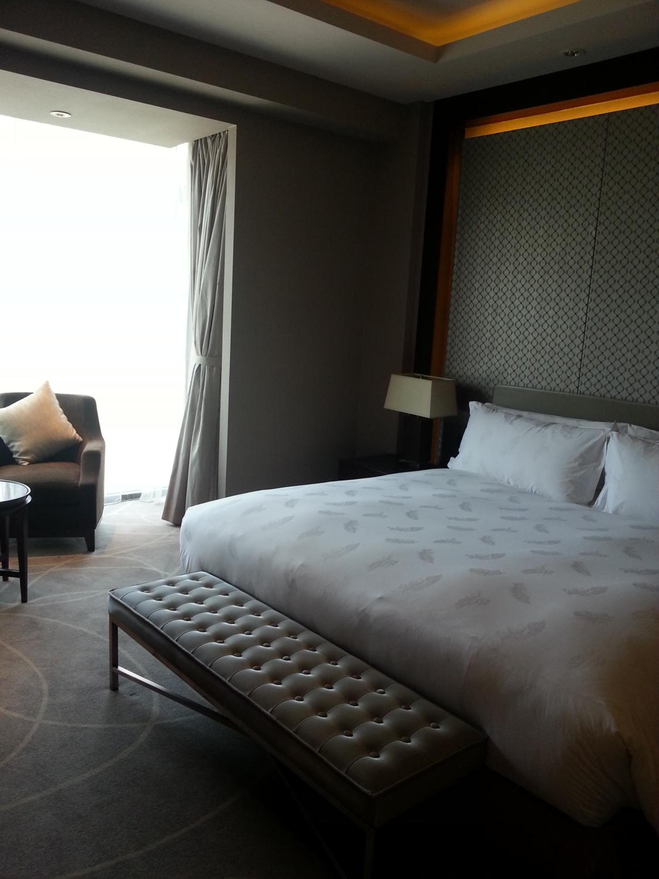 Deluxe Suite with Mountain View
