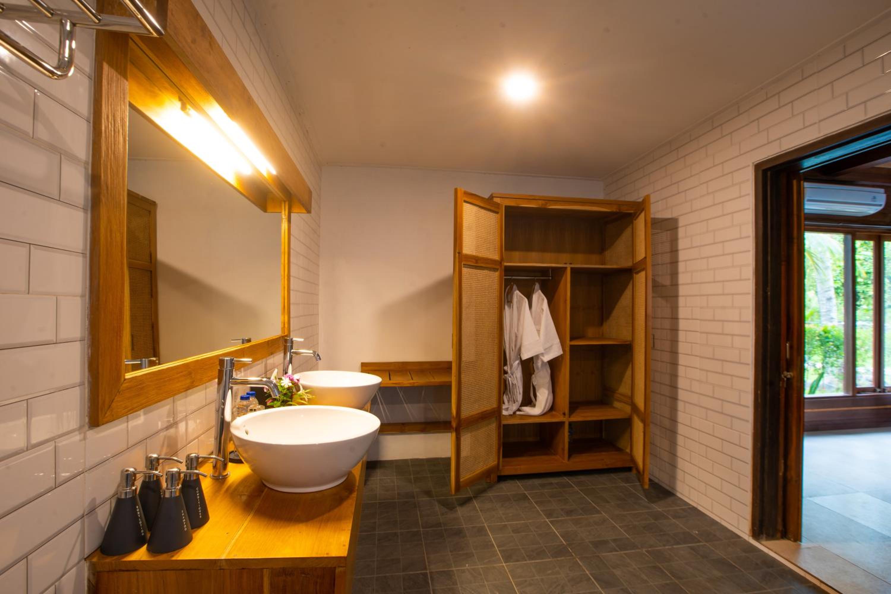 Suite - Photo 2
