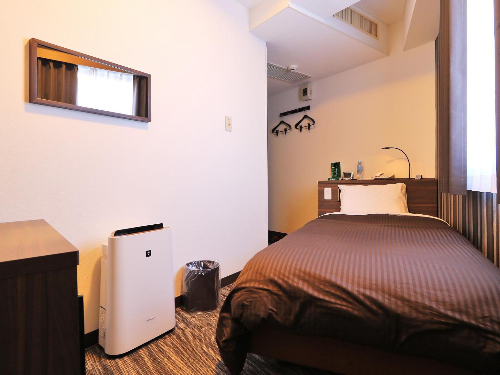 Economy Single Room - Non-Smoking photo 3