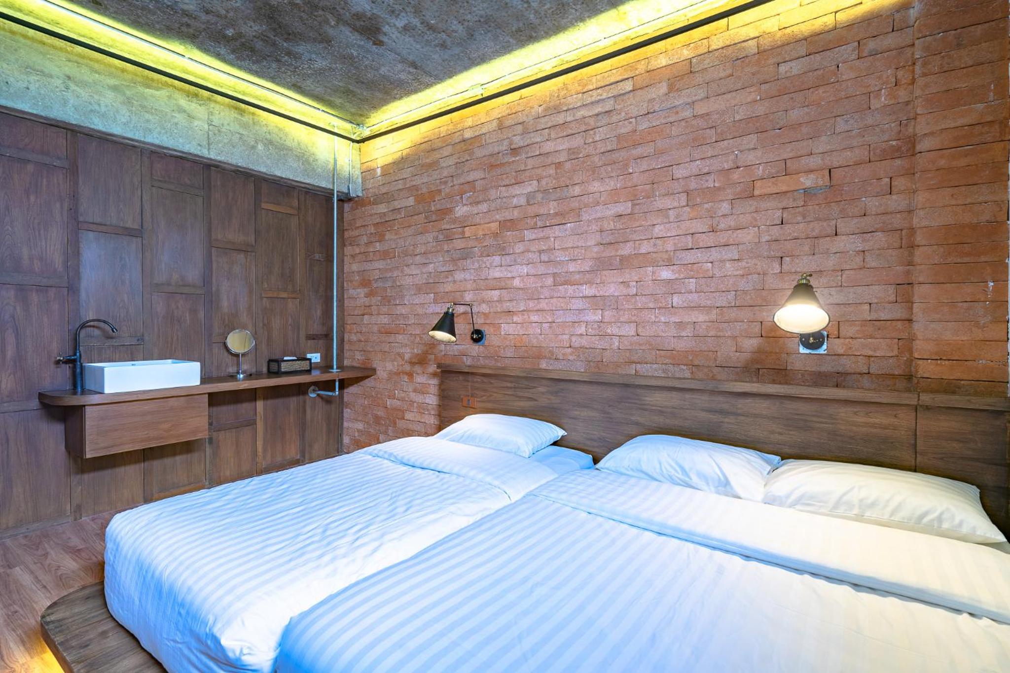 Triple Room with Shared Bathroom photo 2